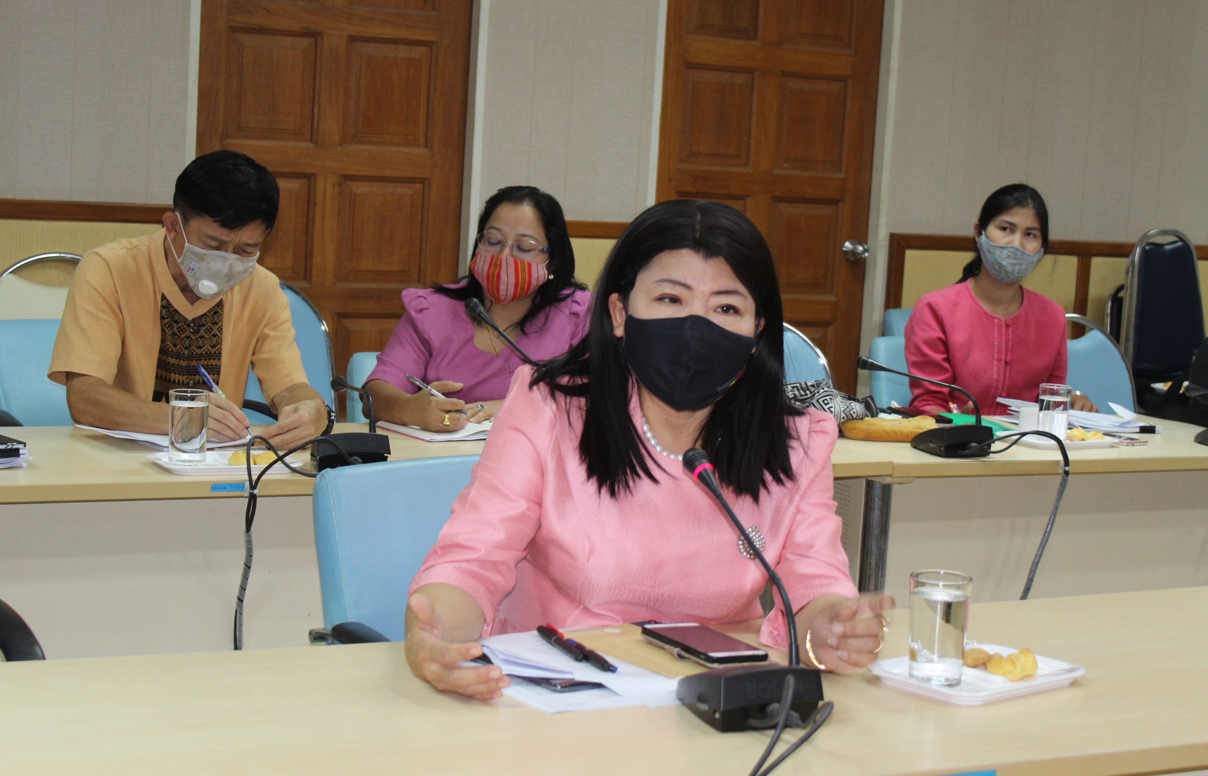 พช.ฉะเชิงเทรา ประชุมเพื่อวางแผนการดำเนินโครงการขับเคลื่อนพื้นที่ต้นแบบการพัฒนาคุณภาพชีวิต ตามหลักทฤษฎีใหม่ของพระบาทสมเด็จพระเจ้าอยู่หัว รัชกาลที่ 9 ประยุกต์สู่ “โคก หนอง นา โมเดล” ร่วมกับเครือข่ายศูนย์กสิกรรมธรรมชาติ และทีมอาสา