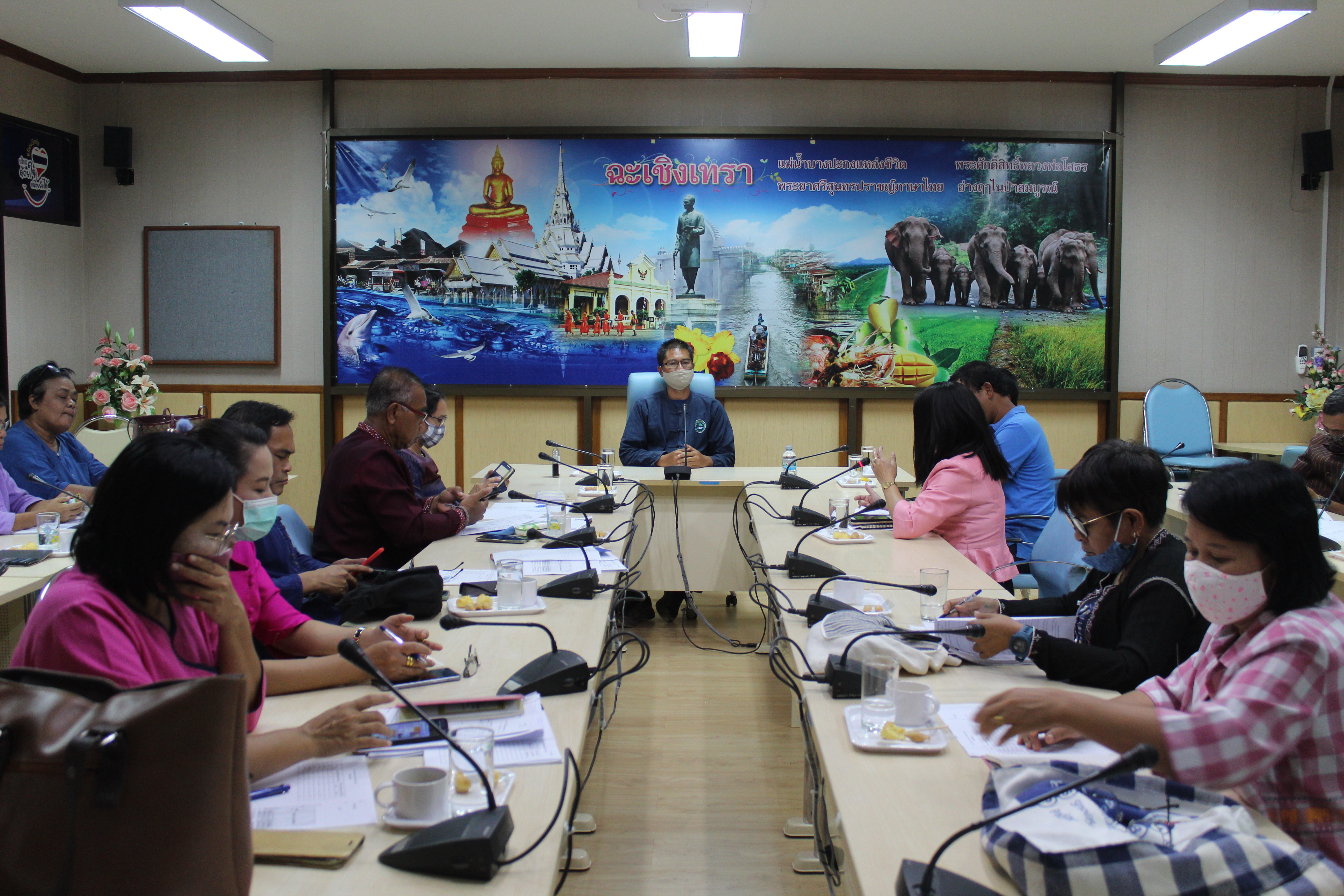 พช.ฉะเชิงเทรา ประชุมเพื่อวางแผนการดำเนินโครงการขับเคลื่อนพื้นที่ต้นแบบการพัฒนาคุณภาพชีวิต ตามหลักทฤษฎีใหม่ของพระบาทสมเด็จพระเจ้าอยู่หัว รัชกาลที่ 9 ประยุกต์สู่ “โคก หนอง นา โมเดล” ร่วมกับเครือข่ายศูนย์กสิกรรมธรรมชาติ และทีมอาสา