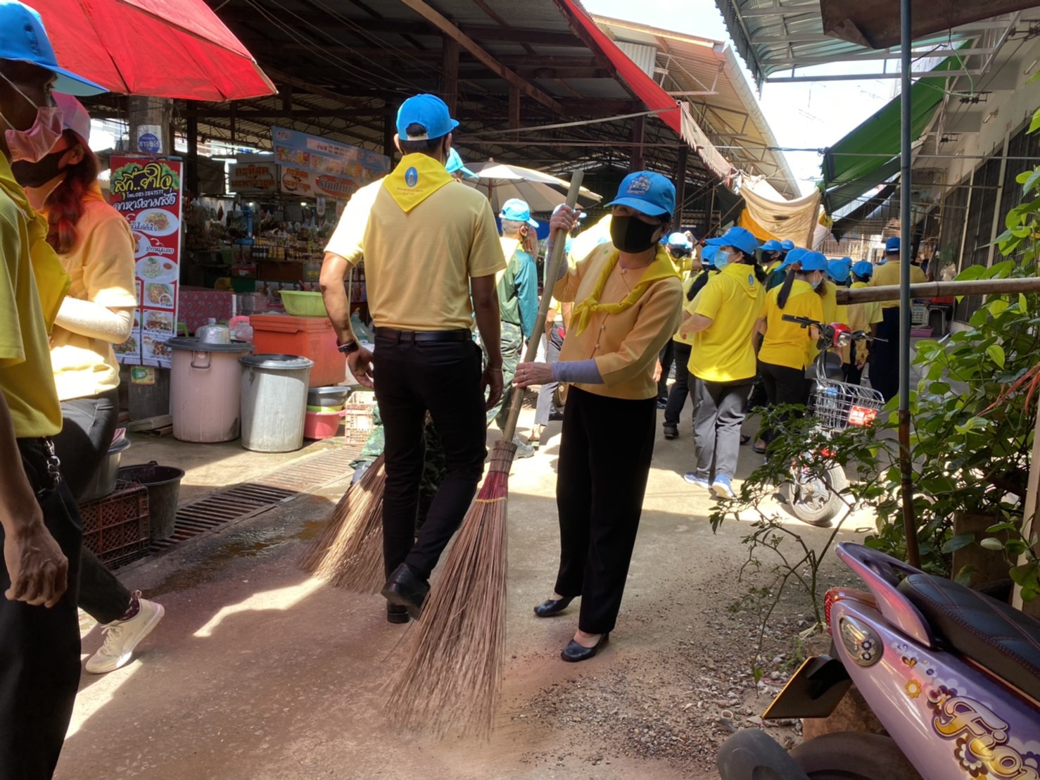 ข้าราชการ และประชาชนจิตอาสา ร่วมกิจกรรมจิตอาสาพัฒนา ปรับปรุงภูมิทัศน์ ในห้วงวันสมเด็จพระนารายณ์มหาราช และกิจกรรมจิตอาสาพัฒนาป้องกันโรคที่เกิดจากยุง