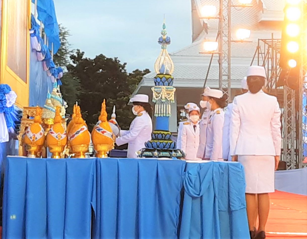 ??พัฒนาการจังหวัดฉะเชิงเทรา ร่วมพิธีวางพานพุ่มทอง พุ่มเงิน และจุดเทียนถวายพระพรชัยมงคล สมเด็จพระนางเจ้าสิริกิติ์ พระบรมราชินีนาถ พระบรมราชชนนีพันปีหลวง เนื่องในโอกาสวันเฉลิมพระชนมพรรษา 12 สิงหาคม 2563