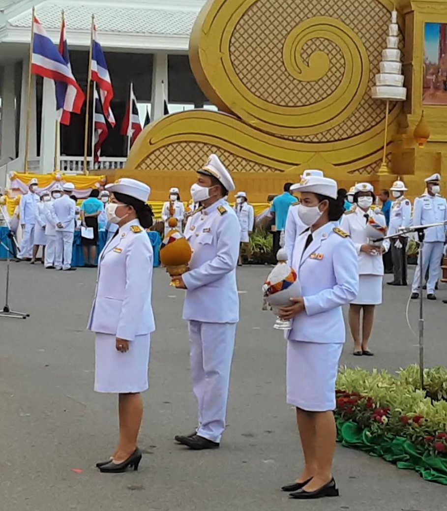 ??พัฒนาการจังหวัดฉะเชิงเทรา ร่วมพิธีวางพานพุ่มทอง พุ่มเงิน และจุดเทียนถวายพระพรชัยมงคล สมเด็จพระนางเจ้าสิริกิติ์ พระบรมราชินีนาถ พระบรมราชชนนีพันปีหลวง เนื่องในโอกาสวันเฉลิมพระชนมพรรษา 12 สิงหาคม 2563