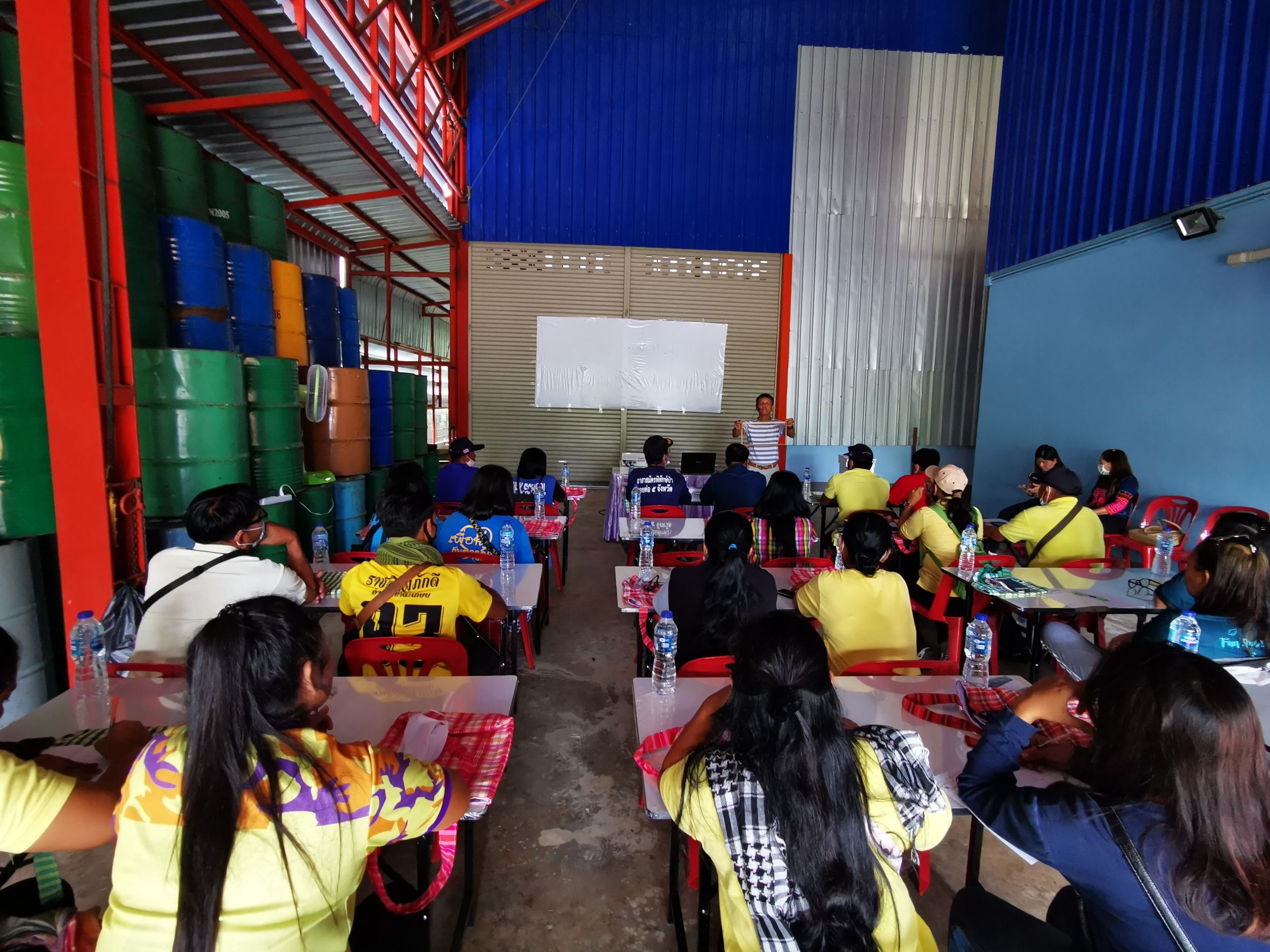 ?ส่งเสริมและพัฒนาอาชีพสมาชิกกลุ่มวิสาหกิจชุมชนผู้เลี้ยงผึ้งบ้านคลองมะหาด