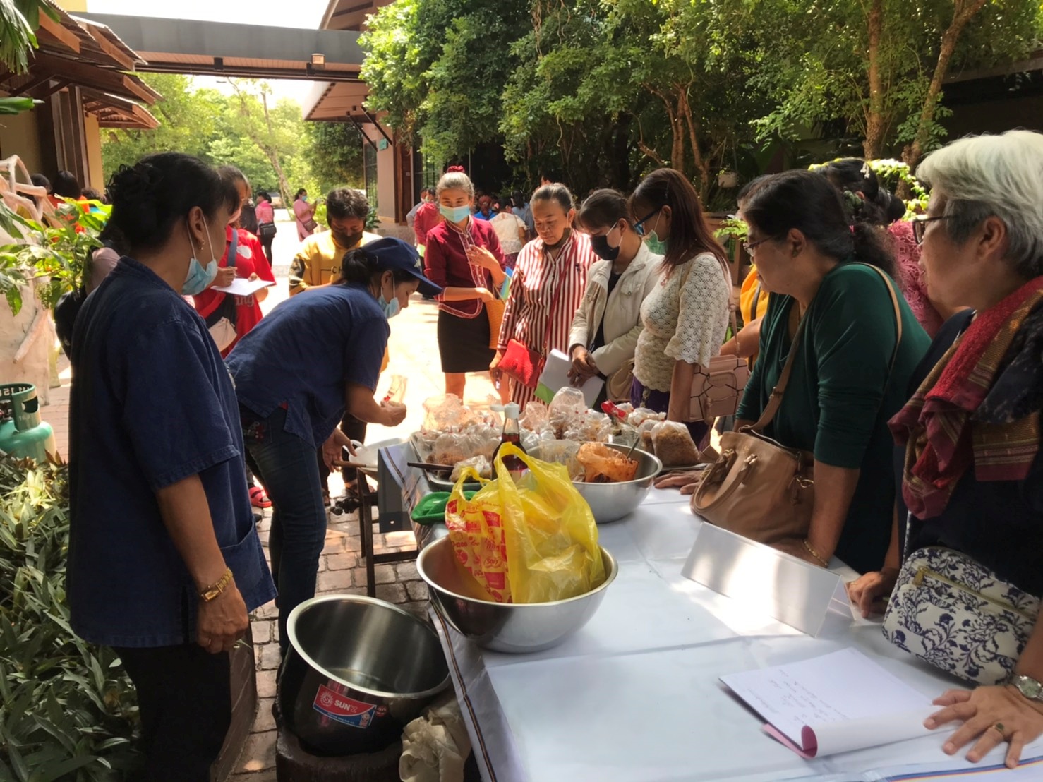 ??‍?ส่งเสริมทักษะอาชีพแก่สตรี เพื่อบริหารจัดการหนี้ ให้แก่ลูกหนี้ที่ค้างชำระกองทุนพัฒนาบทบาทสตรี ?