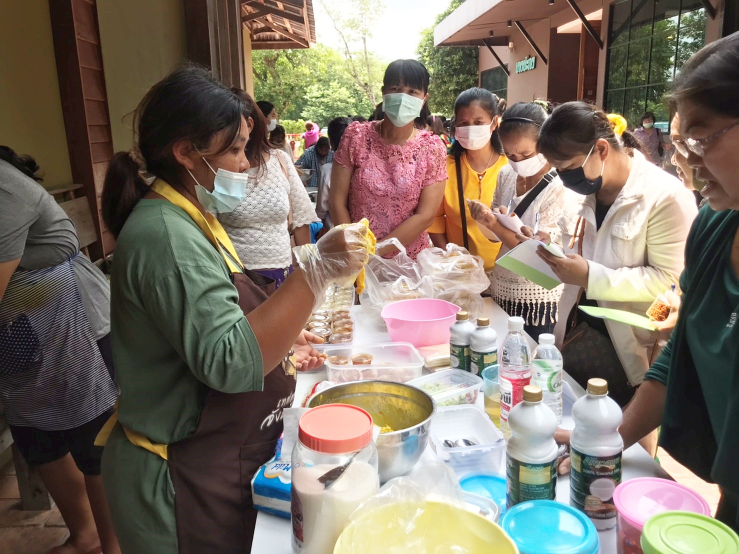 ??‍?ส่งเสริมทักษะอาชีพแก่สตรี เพื่อบริหารจัดการหนี้ ให้แก่ลูกหนี้ที่ค้างชำระกองทุนพัฒนาบทบาทสตรี ?