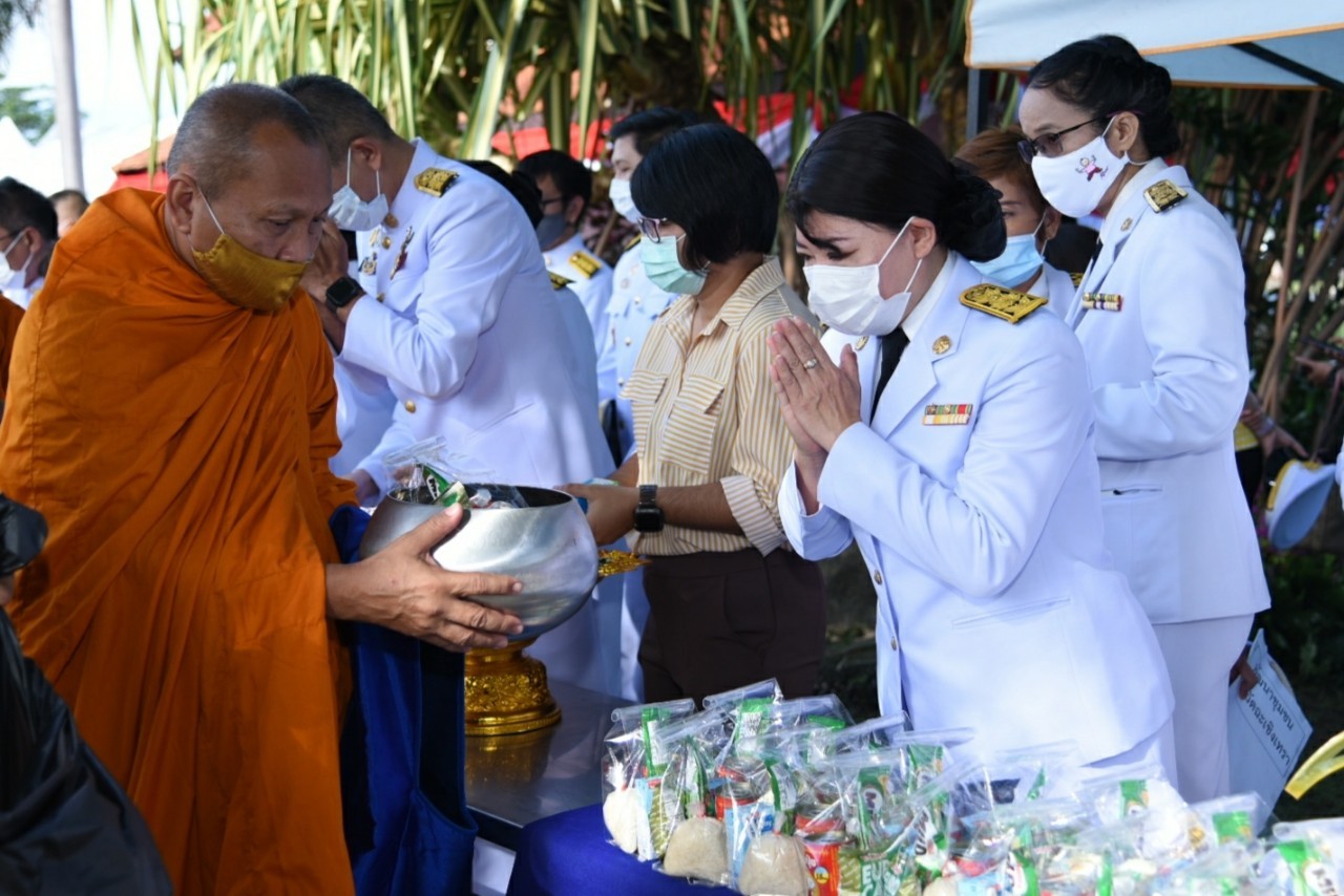 ??สำนักงานพัฒนาชุมชนจังหวัดฉะเชิงเทรา  ร่วมกิจกรรมน้อมรำลึกเนื่องในวันคล้ายวันพระราชสมภพครบ 120 ปี สมเด็จพระศรีนครินทราบรมราชชนนี