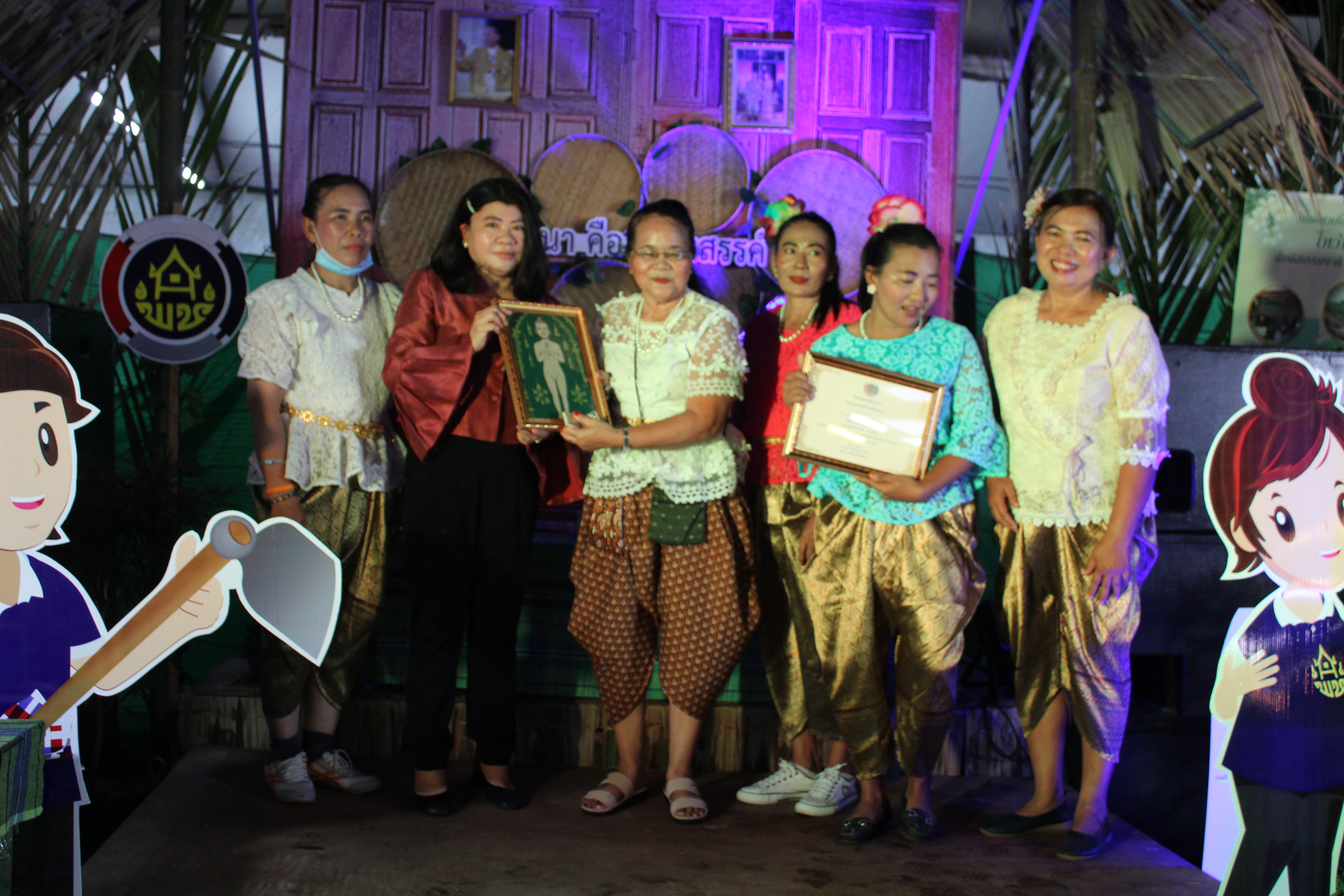 ??ลีลาเร้าใจ ทีมส้มตำจาก 8 อำเภอ ชิงชนะเลิศการแข่งขันส้มตำ “ตำแปดริ้ว” ในงานนมัสการหลวงพ่อโสธร และงานประจำปี จังหวัดฉะเชิงเทรา 2563