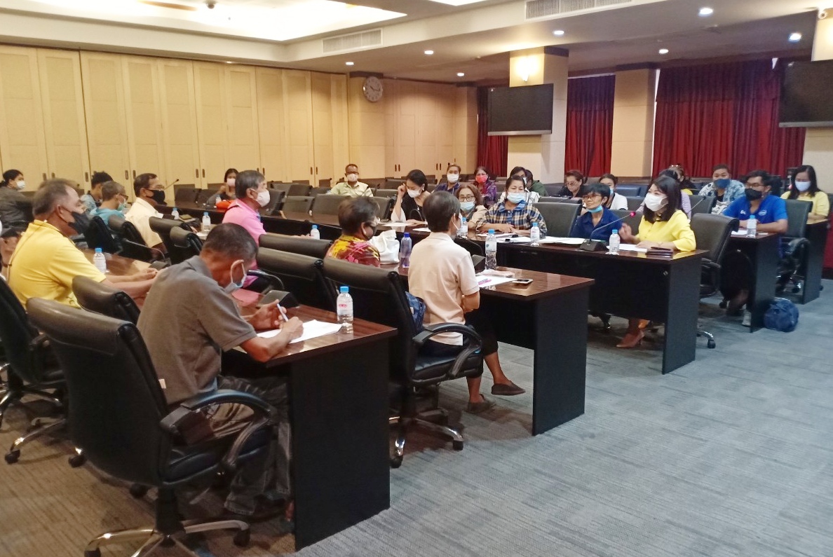 ?พช.แปดริ้ว คัดเลือกผู้ผลิตผู้ประกอบการ OTOP เพื่อเข้าร่วมแสดง และจำหน่ายสินค้า OTOP City 2020