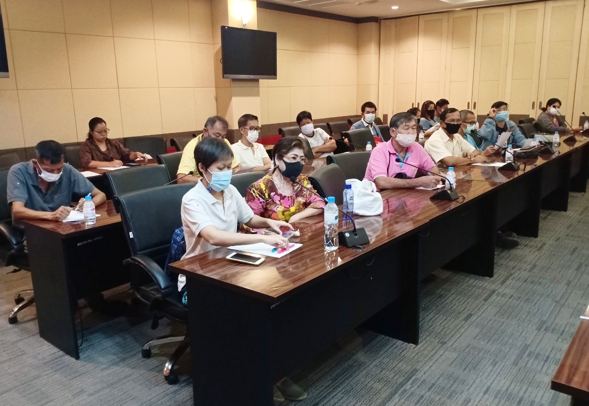 ?พช.แปดริ้ว คัดเลือกผู้ผลิตผู้ประกอบการ OTOP เพื่อเข้าร่วมแสดง และจำหน่ายสินค้า OTOP City 2020