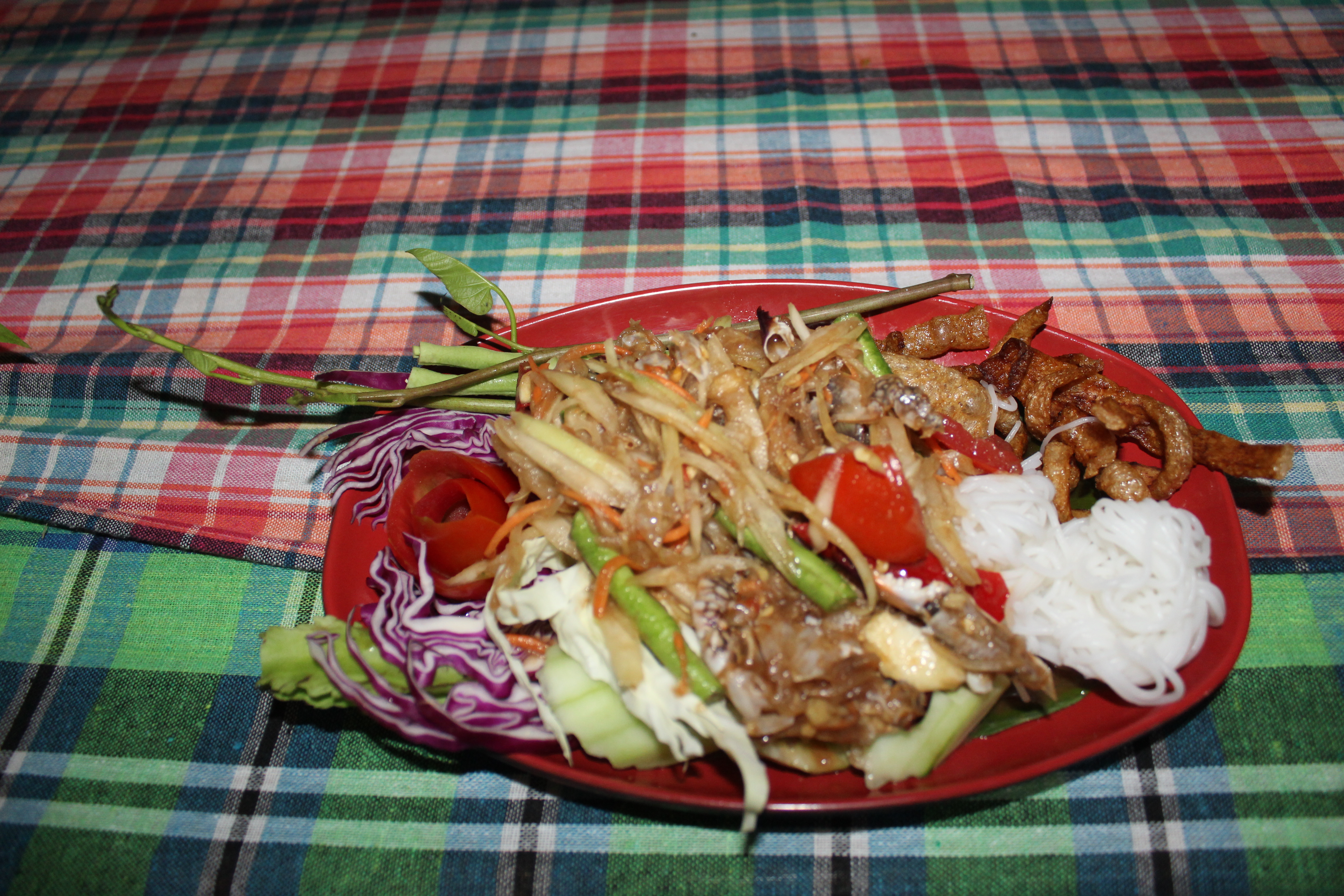 ??ลีลาเร้าใจ ทีมส้มตำจาก 8 อำเภอ ชิงชนะเลิศการแข่งขันส้มตำ “ตำแปดริ้ว” ในงานนมัสการหลวงพ่อโสธร และงานประจำปี จังหวัดฉะเชิงเทรา 2563