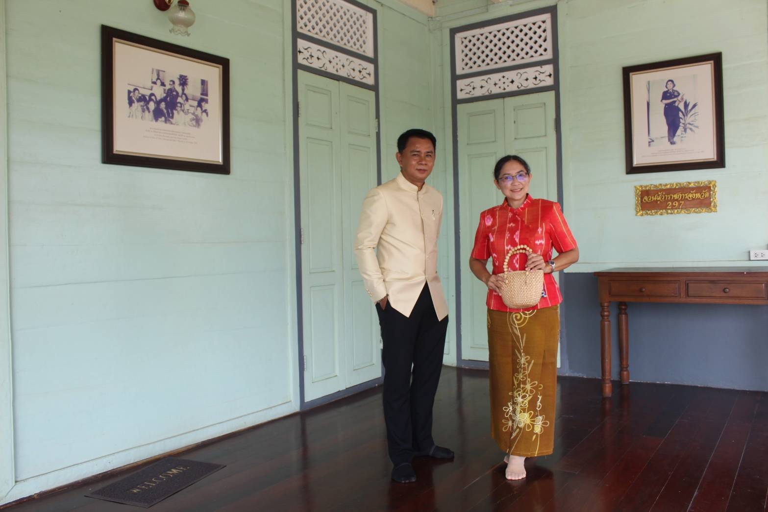 พัฒนาการจังหวัดฉะเชิงเทรา นำทีมรณรงค์เชิญชวนการสวมใส่ผ้าไทย ตามพระดำริ “ผ้าไทยใส่ให้สนุก” “สืบสาน อนุรักษ์ศิลป์ผ้าถิ่นไทย ดำรงไว้ในแผ่นดิน”