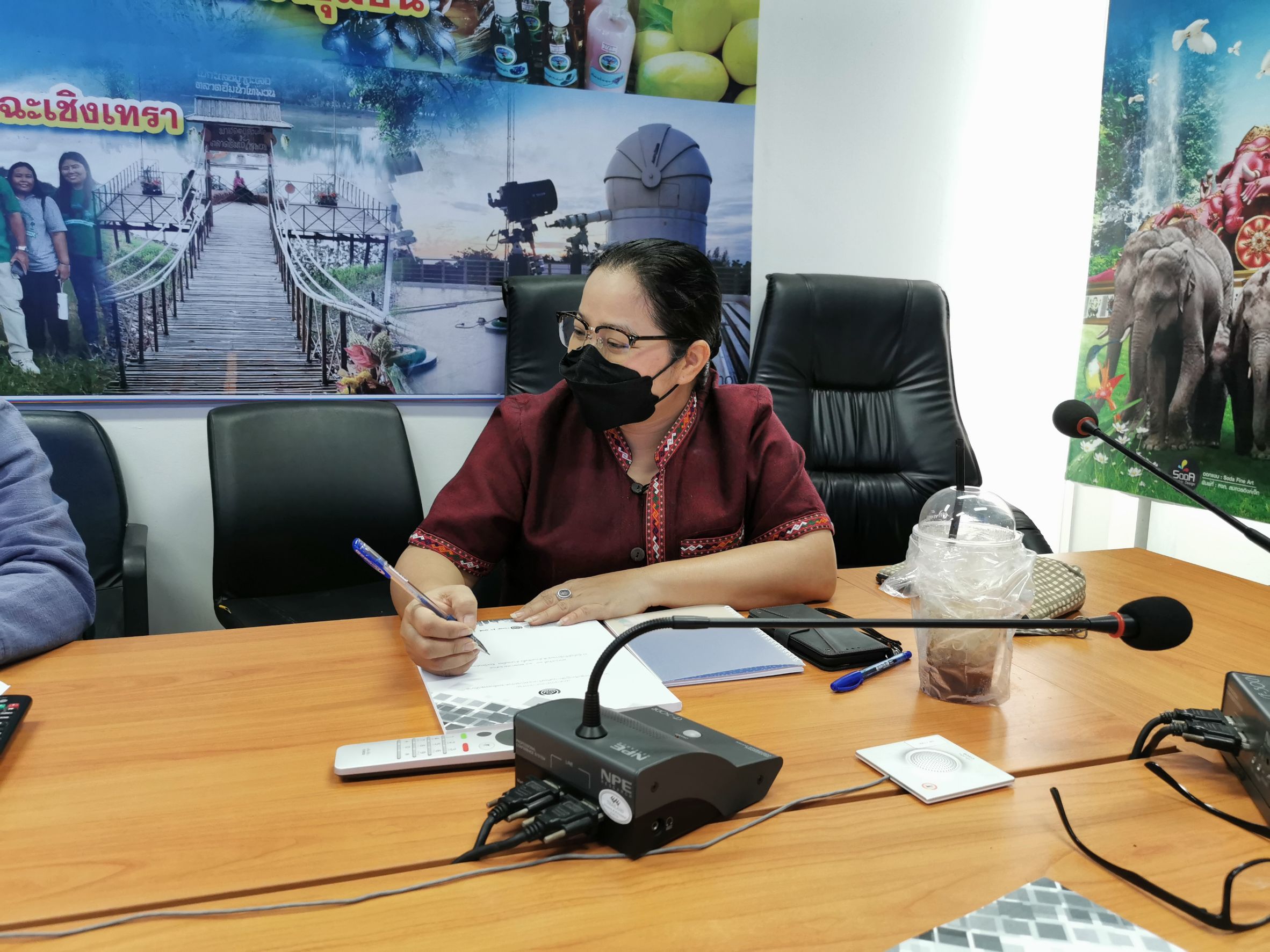 พช. ฉะเชิงเทรา ร่วมประชุมเชิงปฏิบัติการเสริมสร้างกองทุนชุมชนตามหลักธรรมภิบาล ผ่านระบบวีดิทัศน์ทางไกล (Video Conference) โครงการเสริมสร้างความเข้มแข็งกองทุนชุมชนตามหลักธรรมาภิบาล และการเข้าถึงแหล่งทุน