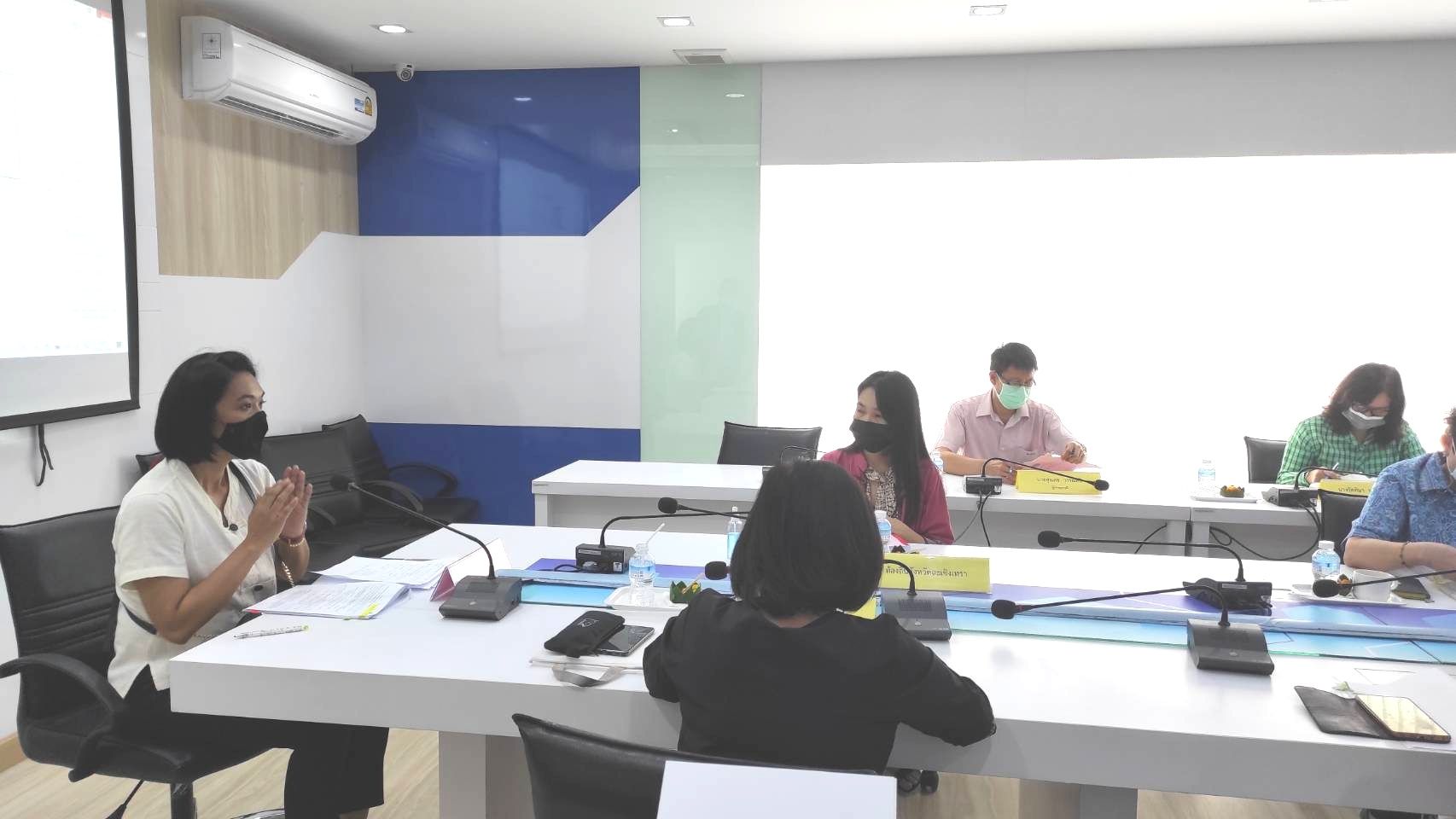 คณะอนุกรรมการบริหารกองทุนพัฒนาบทบาทสตรีจังหวัดฉะเชิงเทรา สนับสนุนเงินทุนแก่กลุ่มอาชีพ และเร่งรัดติดตามหนี้