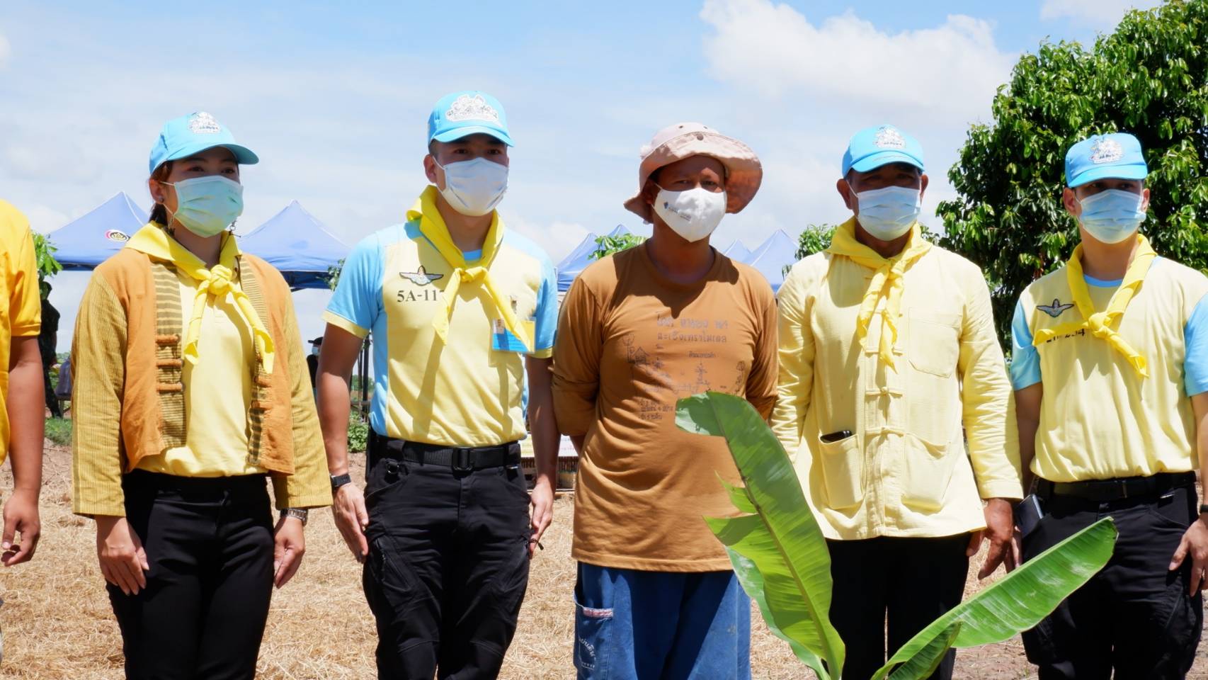 พช.บางคล้า จังหวัดฉะเชิงเทรา ร่วมจิตอาสาพัฒนาครัวเรือนต้นแบบตำบลเสม็ดใต้ เป้าหมาย ศูนย์เรียนรู้ทฤษฎีใหม่ รูปแบบ “โคก หนอง นา พช.”