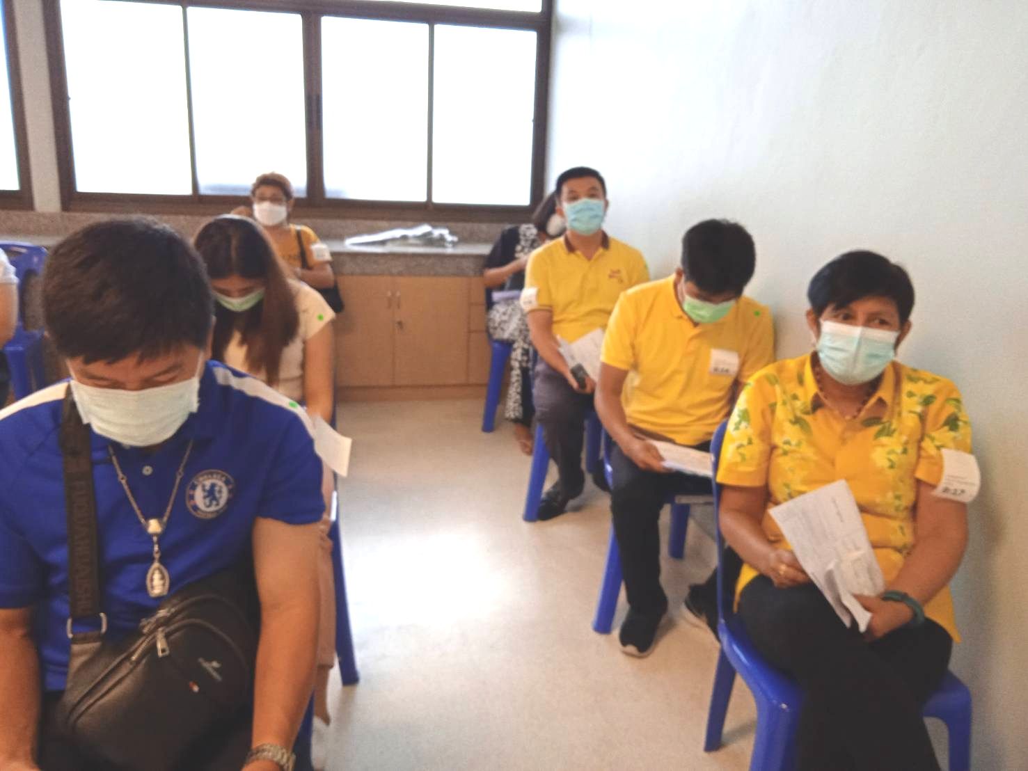 พช. ฉะเชิงเทรา ประชาสัมพันธ์เชิญชวนข้าราชการ พนักงาน ลูกจ้างและประชาชน ในพื้นที่ฉีดวัคซีนโควิด – 19