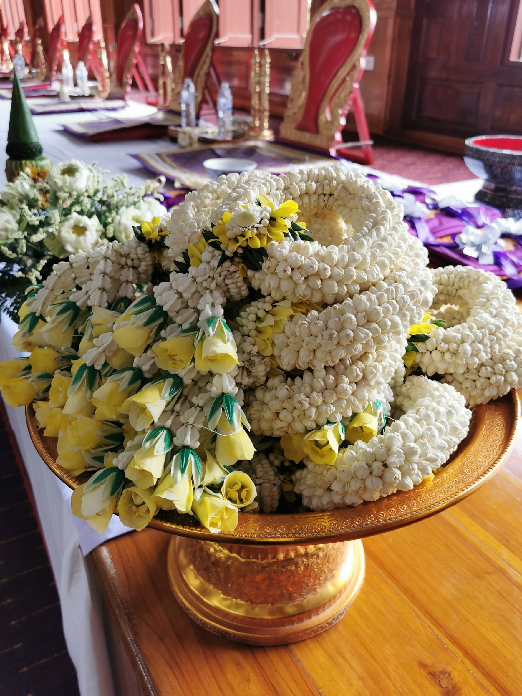 พช.ฉะเชิงเทรา ร่วมพิธีในโอกาสที่สมเด็จพระกนิษฐาธิราชเจ้า กรมสมเด็จพระเทพรัตนราชสุดาฯ สยามบรมราชกุมารี ทรงพระกรุณาโปรดเกล้าฯ พระราชทานผ้าไตร เพื่อทอดผ้าป่าการกุศลสมทบทุนมูลนิธิอานันทมหิดล และมูลนิธิรามาธิบดีฯ ในงานทำบุญอายุวัฒนมงคลครบ 50 ปี