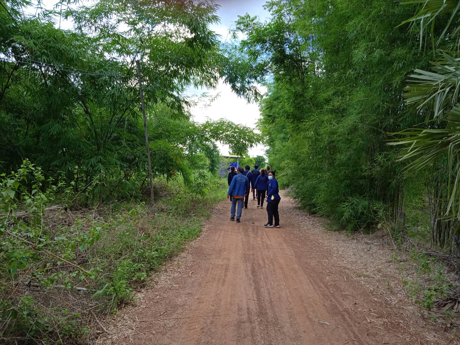 พช. ฉะเชิงเทรา ดำเนินโครงการเสริมสร้างอุดมการณ์ในงานพัฒนาชุมชน จัดทำเพลงมาร์ชพัฒนาชุมชน ในบรรยากาศ โคก หนอง นา @ บ้านเนินน้อย อ. ท่าตะเกียบ ฉะเชิงเทรา