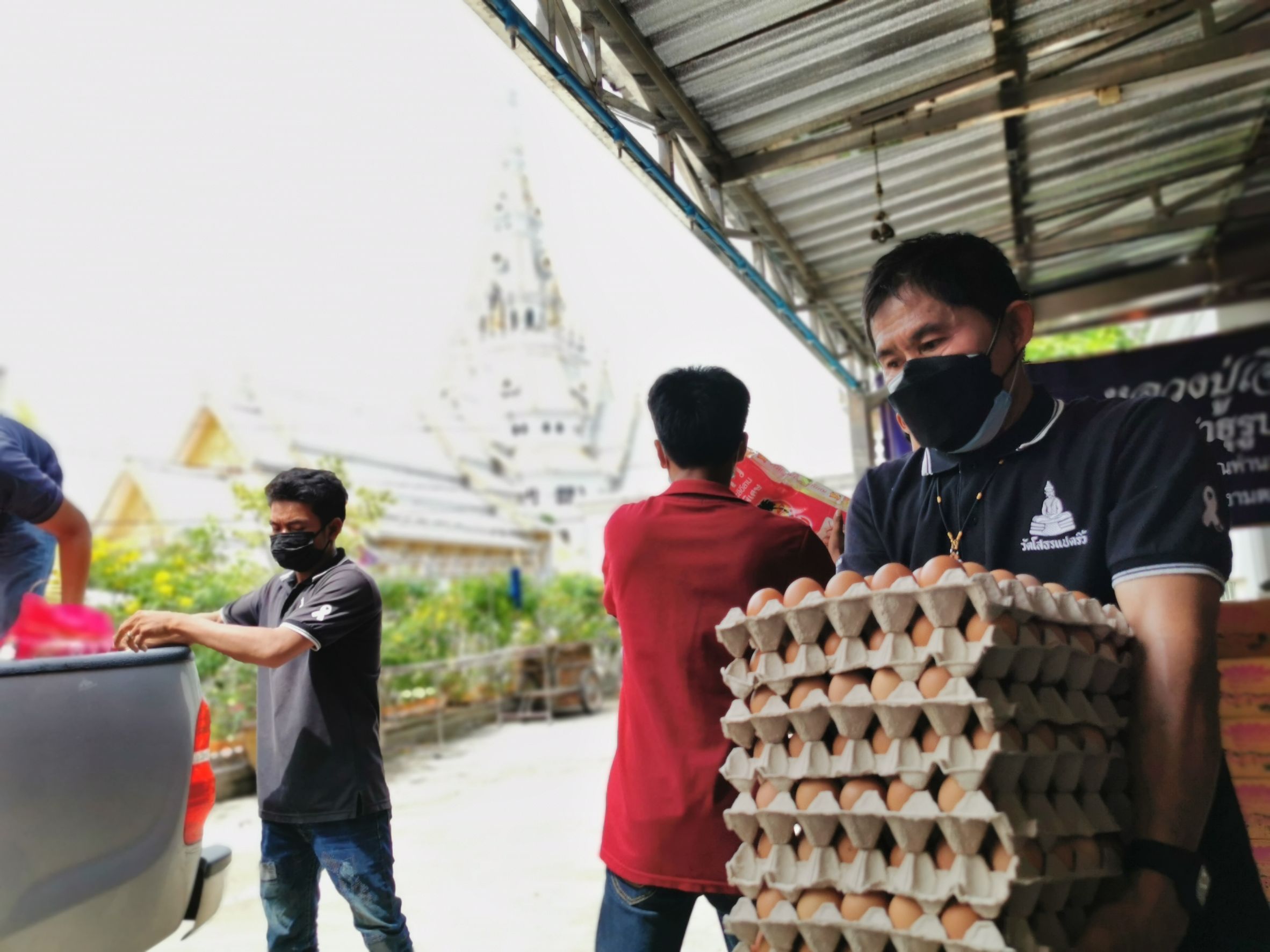 อธิบดีกรมการพัฒนาชุมชน มอบเครื่องอุปโภคบริโภค เพื่อช่วยเหลือผู้ได้รับผลกระทบจากสถานการณ์การแพร่ระบาดของโรคติดเชื้อไวรัสโคโรนา 2019 (COVID – 19)