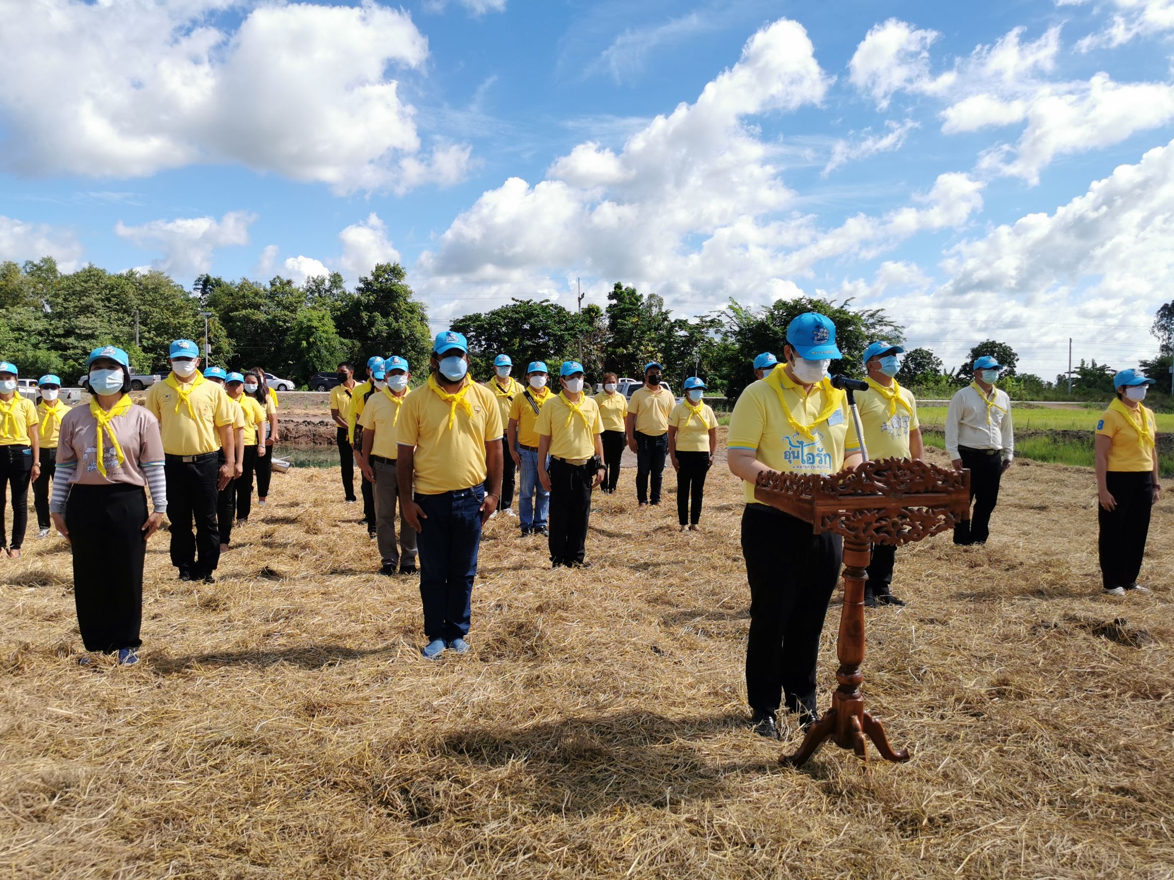 พช.ฉะเชิงเทรา  จัดกิจกรรม “จิตอาสาพัฒนาชุมชนเอามื้อสามัคคี” เพื่อน้อมรำลึกถึงพระมหากรุณาธิคุณ พระบาทสมเด็จพระบรมชนกาธิเบศร มหาภูมิพลอดุลยเดชมหาราช บรมนาถบพิตร และสำนึกในพระมหากรุณาธิคุณพระบาทสมเด็จ พระวชิรเกล้าเจ้าอยู่หัว