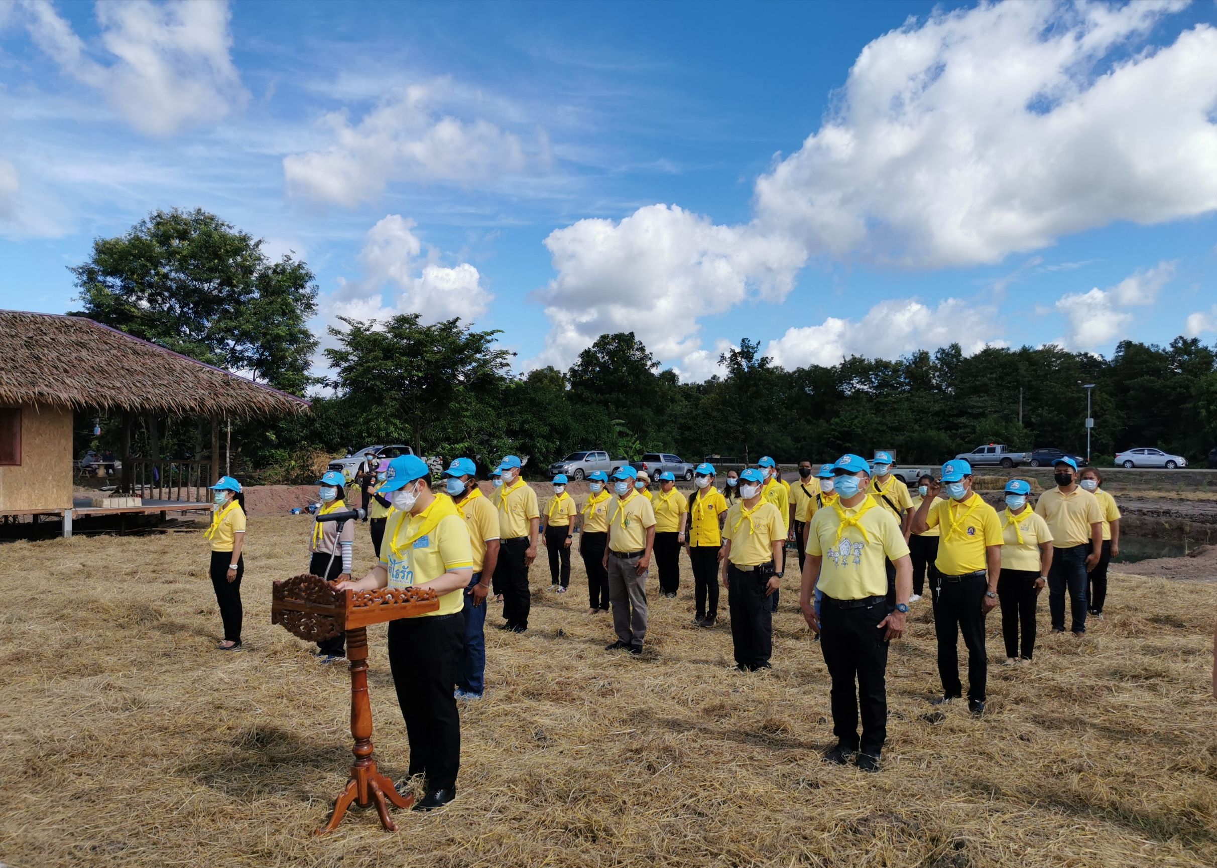 พช.ฉะเชิงเทรา  จัดกิจกรรม “จิตอาสาพัฒนาชุมชนเอามื้อสามัคคี” เพื่อน้อมรำลึกถึงพระมหากรุณาธิคุณ พระบาทสมเด็จพระบรมชนกาธิเบศร มหาภูมิพลอดุลยเดชมหาราช บรมนาถบพิตร และสำนึกในพระมหากรุณาธิคุณพระบาทสมเด็จ พระวชิรเกล้าเจ้าอยู่หัว