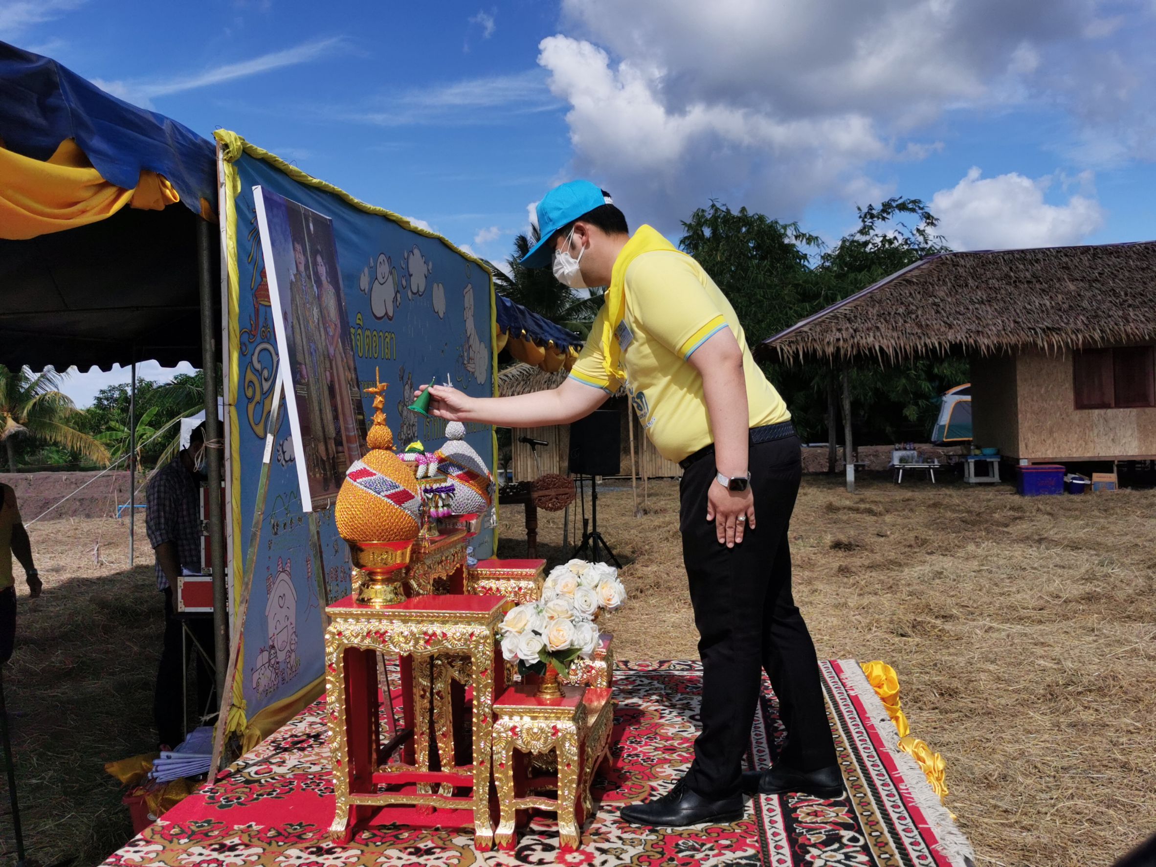 พช.ฉะเชิงเทรา  จัดกิจกรรม “จิตอาสาพัฒนาชุมชนเอามื้อสามัคคี” เพื่อน้อมรำลึกถึงพระมหากรุณาธิคุณ พระบาทสมเด็จพระบรมชนกาธิเบศร มหาภูมิพลอดุลยเดชมหาราช บรมนาถบพิตร และสำนึกในพระมหากรุณาธิคุณพระบาทสมเด็จ พระวชิรเกล้าเจ้าอยู่หัว