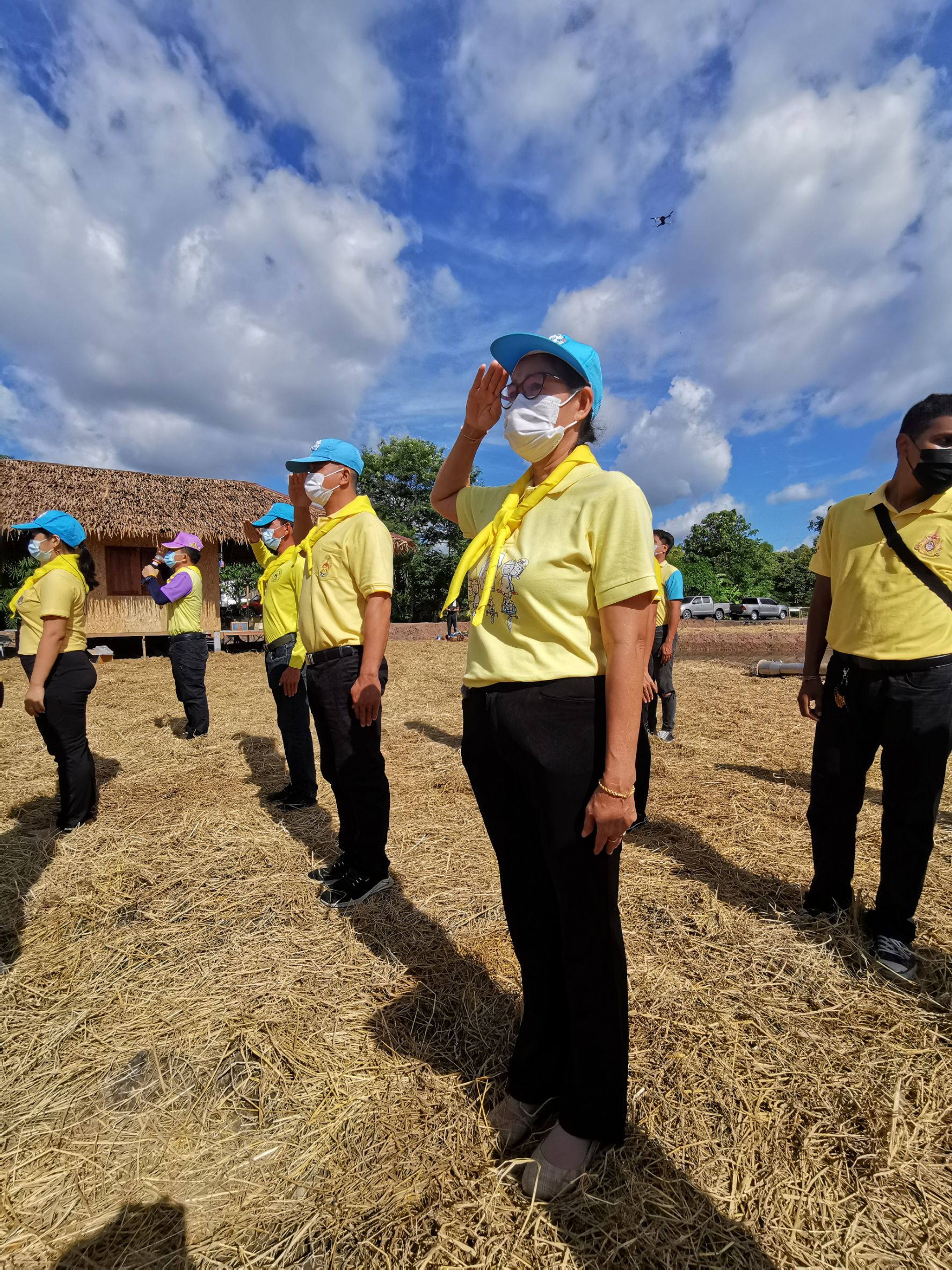 พช.ฉะเชิงเทรา  จัดกิจกรรม “จิตอาสาพัฒนาชุมชนเอามื้อสามัคคี” เพื่อน้อมรำลึกถึงพระมหากรุณาธิคุณ พระบาทสมเด็จพระบรมชนกาธิเบศร มหาภูมิพลอดุลยเดชมหาราช บรมนาถบพิตร และสำนึกในพระมหากรุณาธิคุณพระบาทสมเด็จ พระวชิรเกล้าเจ้าอยู่หัว