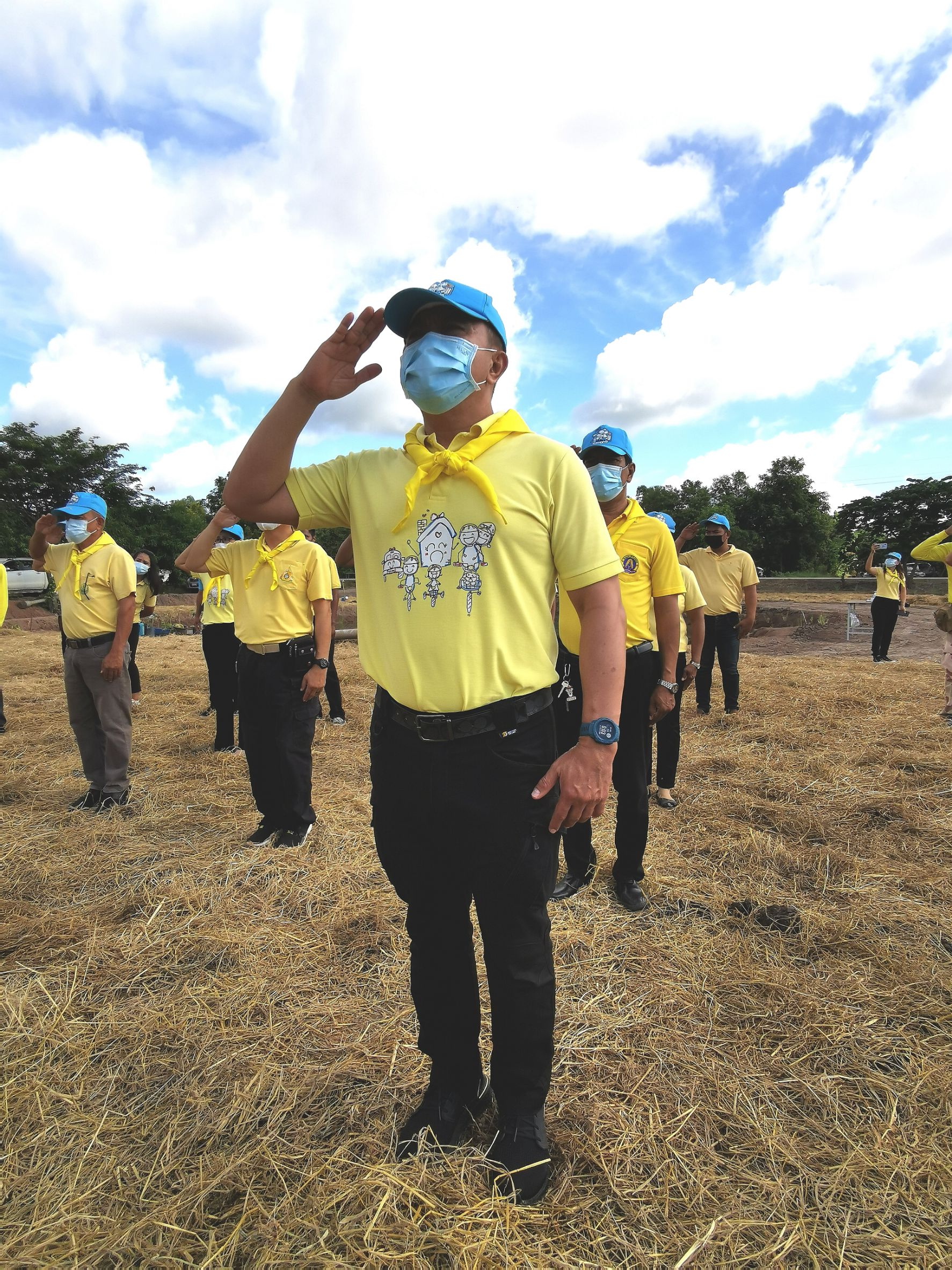 พช.ฉะเชิงเทรา  จัดกิจกรรม “จิตอาสาพัฒนาชุมชนเอามื้อสามัคคี” เพื่อน้อมรำลึกถึงพระมหากรุณาธิคุณ พระบาทสมเด็จพระบรมชนกาธิเบศร มหาภูมิพลอดุลยเดชมหาราช บรมนาถบพิตร และสำนึกในพระมหากรุณาธิคุณพระบาทสมเด็จ พระวชิรเกล้าเจ้าอยู่หัว