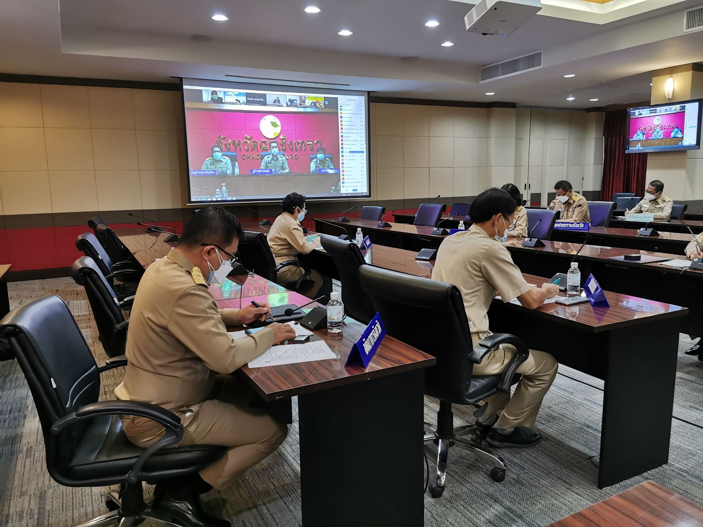 พัฒนาชุมชนจังหวัดฉะเชิงเทรา ร่วมประชุมหัวหน้าส่วนราชการจังหวัดฉะเชิงเทรา ครั้งที่ 8/2564