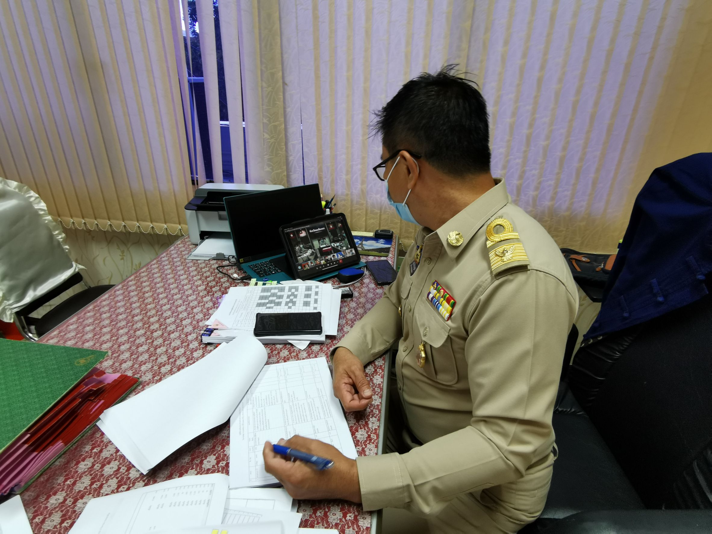 พัฒนาชุมชนจังหวัดฉะเชิงเทรา ร่วมประชุมคณะกรรมการพนักงานเทศบาลจังหวัดฉะเชิงเทรา ครั้งที่ 8/2564 ผ่านระบบ Microsoft Teams