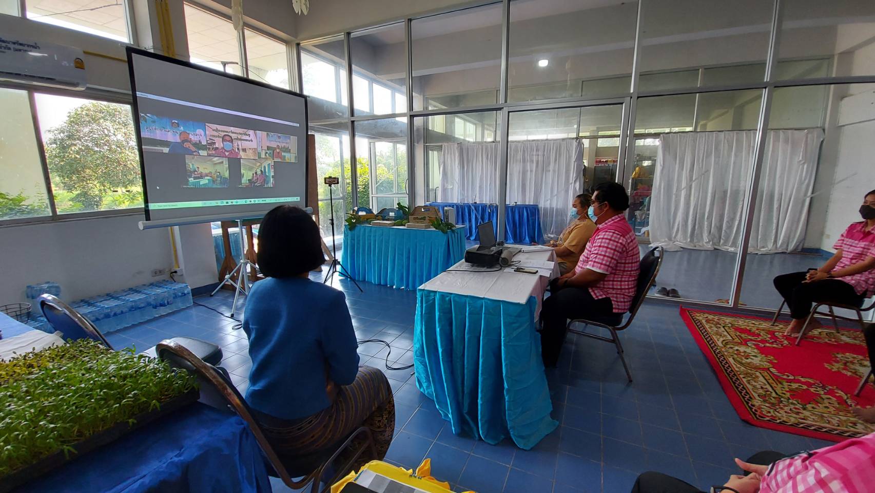 พัฒนาชุมชนจังหวัดฉะเชิงเทรา  ร่วมกิจกรรมการประกวดการจัดทำสารสนเทศตำบลต้นแบบเพื่อการพัฒนาคุณภาพชีวิต ระดับเขตตรวจราชการ ประจำปี 2564 ผ่านระบบออนไลน์ (Zoom Cloud Meeting)