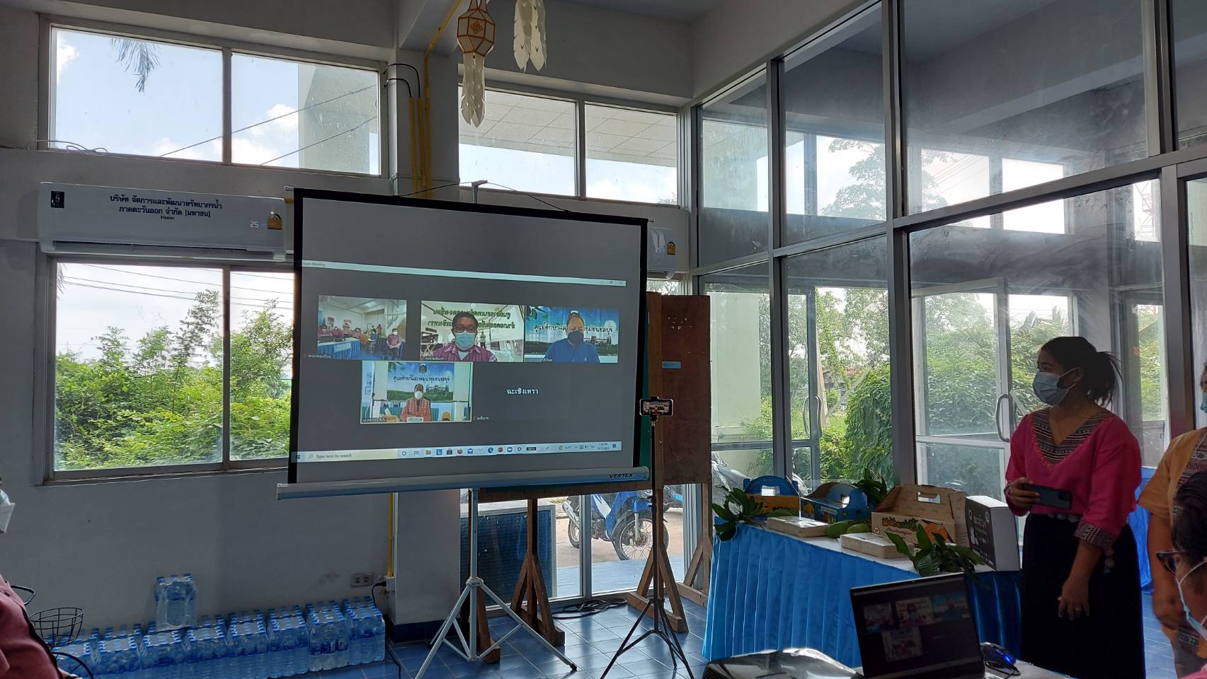 พัฒนาชุมชนจังหวัดฉะเชิงเทรา  ร่วมกิจกรรมการประกวดการจัดทำสารสนเทศตำบลต้นแบบเพื่อการพัฒนาคุณภาพชีวิต ระดับเขตตรวจราชการ ประจำปี 2564 ผ่านระบบออนไลน์ (Zoom Cloud Meeting)