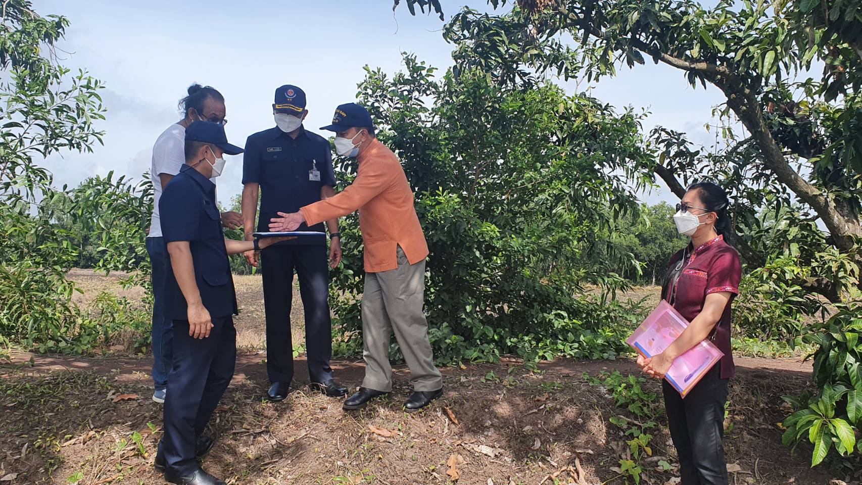 พัฒนาชุมชนจังหวัดฉะเชิงเทรา ดำเนินงานโครงการพัฒนาพื้นที่ต้นแบบการพัฒนาคุณภาพชีวิตตามหลักทฤษฎีใหม่ ประยุกต์สู่ “โคก หนอง นา พช.”  @ฉะเชิงเทรา