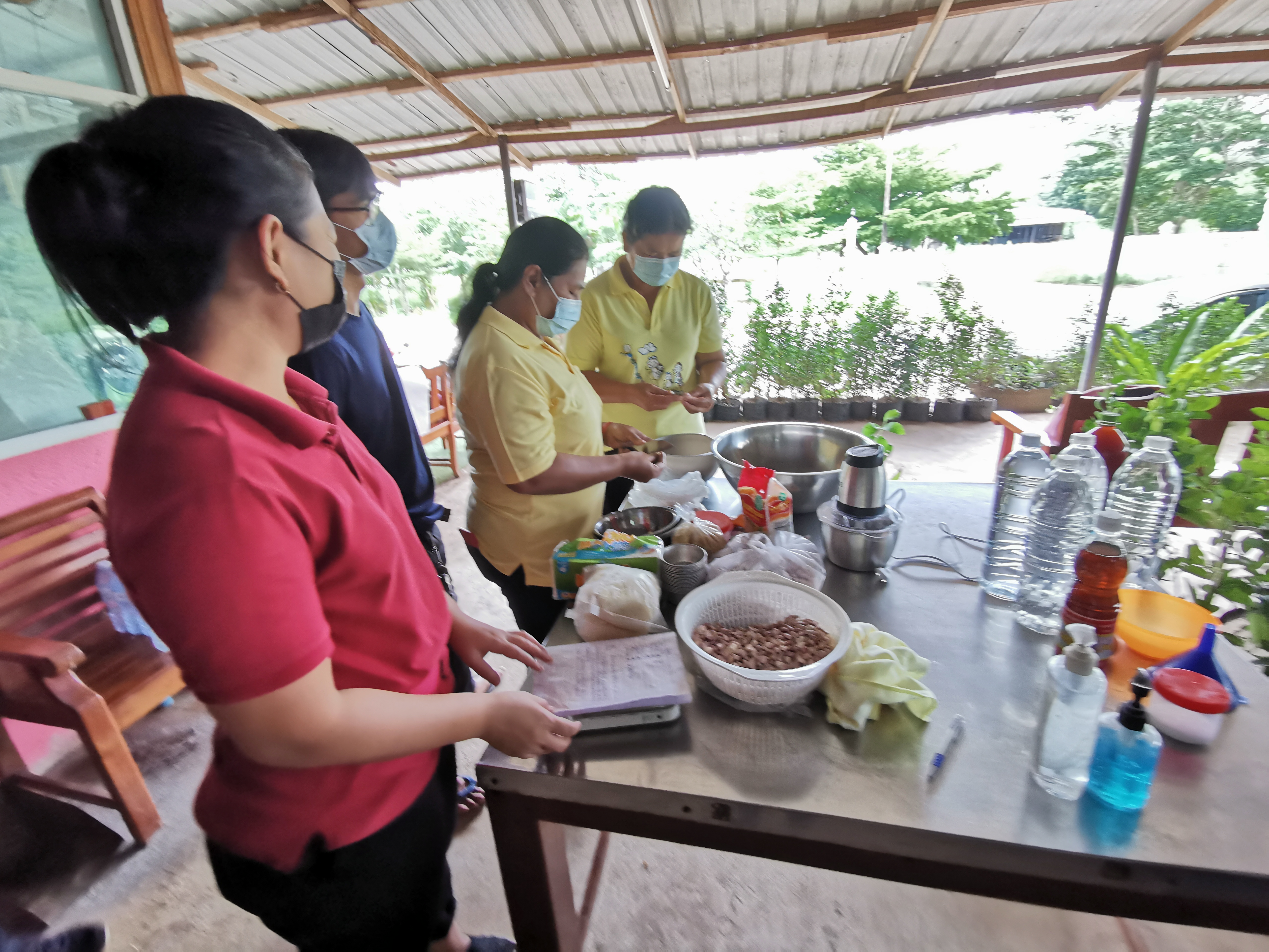 พัฒนาชุมชนจังหวัดฉะเชิงเทรา สนับสนุนการดำเนินโครงการรวมพลังสตรีราชสาส์นเสริมสร้างความมั่นคงทางอาหาร สู้ภัยไวรัสโคโรนา 2019 ระหว่างวันที่ 28 – 29 สิงหาคม 2564