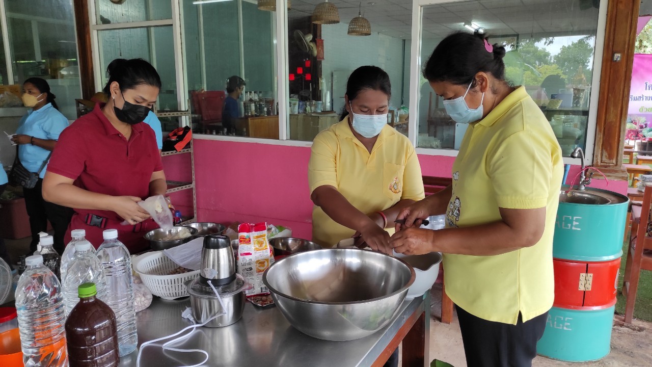 พัฒนาชุมชนจังหวัดฉะเชิงเทรา สนับสนุนการดำเนินโครงการรวมพลังสตรีราชสาส์นเสริมสร้างความมั่นคงทางอาหาร สู้ภัยไวรัสโคโรนา 2019 ระหว่างวันที่ 28 – 29 สิงหาคม 2564