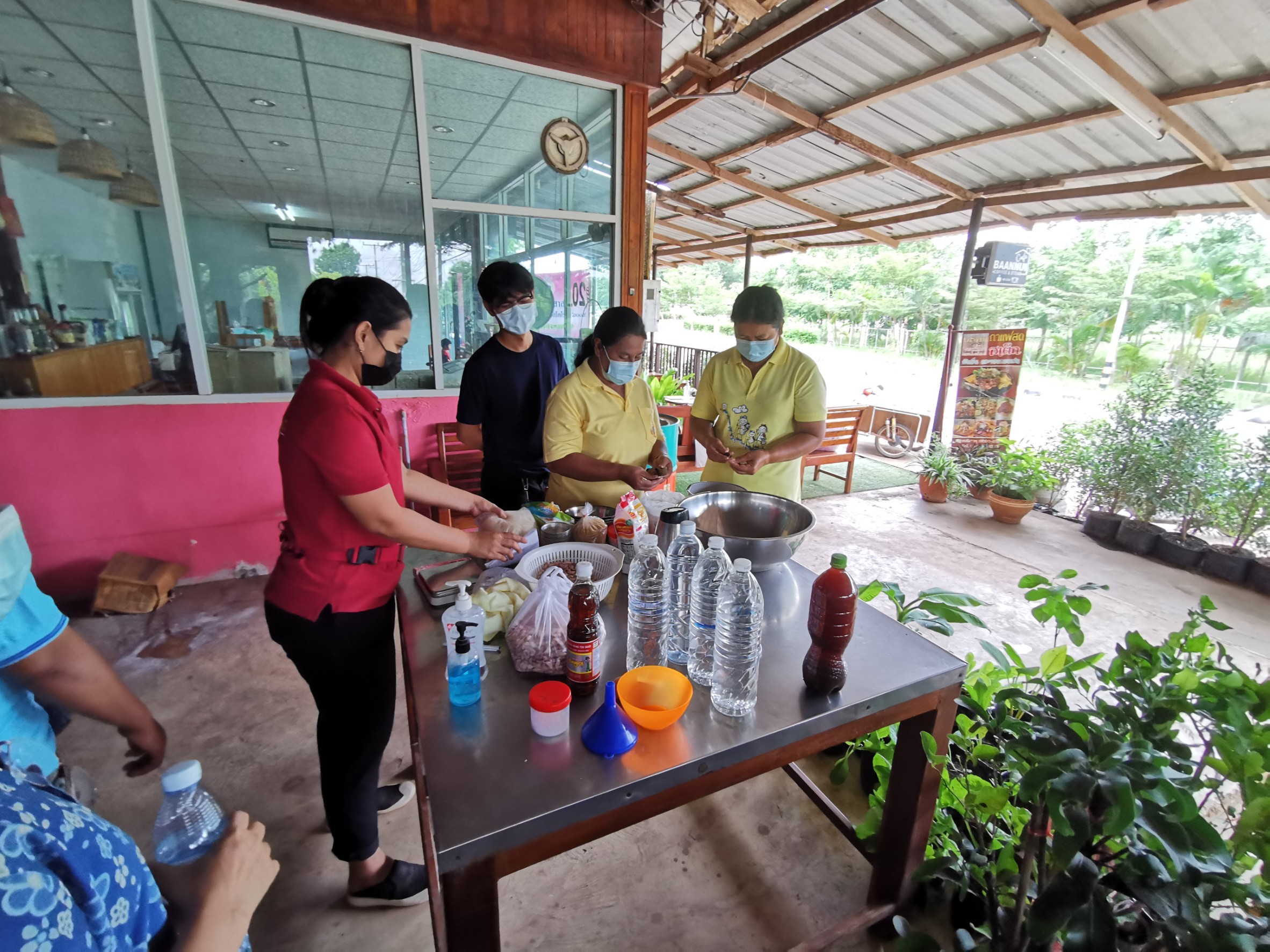 พัฒนาชุมชนจังหวัดฉะเชิงเทรา สนับสนุนการดำเนินโครงการรวมพลังสตรีราชสาส์นเสริมสร้างความมั่นคงทางอาหาร สู้ภัยไวรัสโคโรนา 2019 ระหว่างวันที่ 28 – 29 สิงหาคม 2564