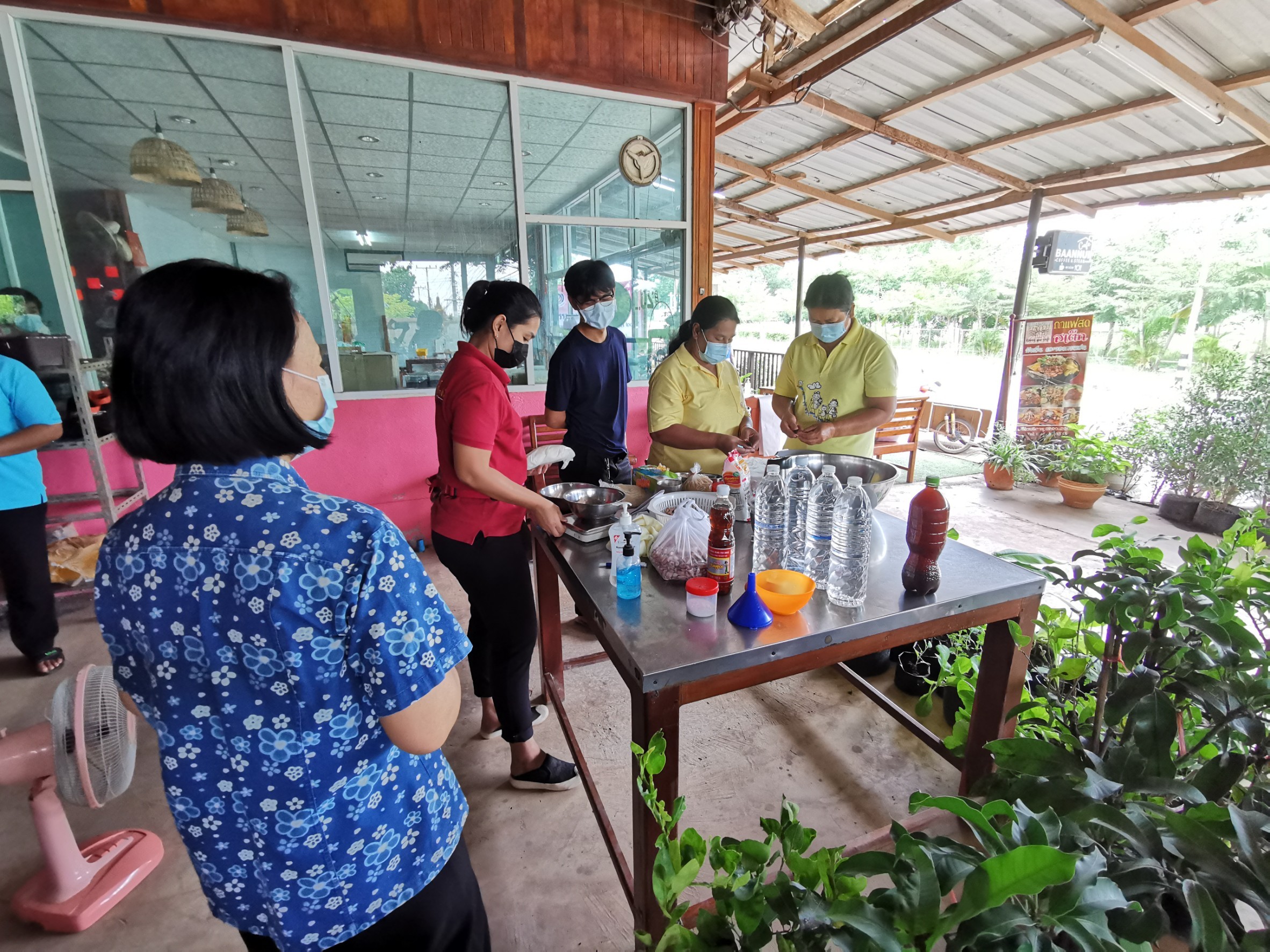 พัฒนาชุมชนจังหวัดฉะเชิงเทรา สนับสนุนการดำเนินโครงการรวมพลังสตรีราชสาส์นเสริมสร้างความมั่นคงทางอาหาร สู้ภัยไวรัสโคโรนา 2019 ระหว่างวันที่ 28 – 29 สิงหาคม 2564