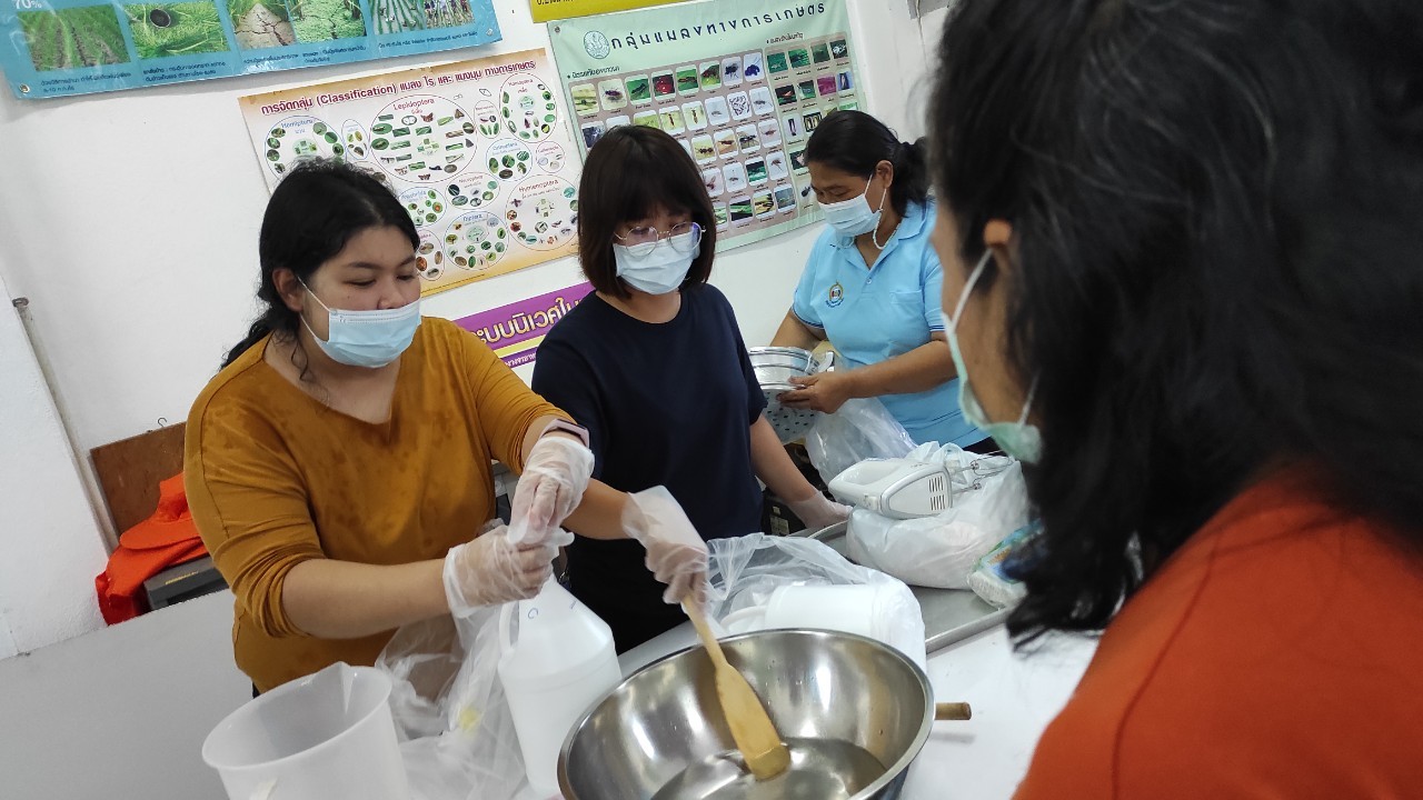 พัฒนาชุมชนจังหวัดฉะเชิงเทรา สนับสนุนการดำเนินโครงการรวมพลังสตรีราชสาส์นเสริมสร้างความมั่นคงทางอาหาร สู้ภัยไวรัสโคโรนา 2019 ระหว่างวันที่ 28 – 29 สิงหาคม 2564