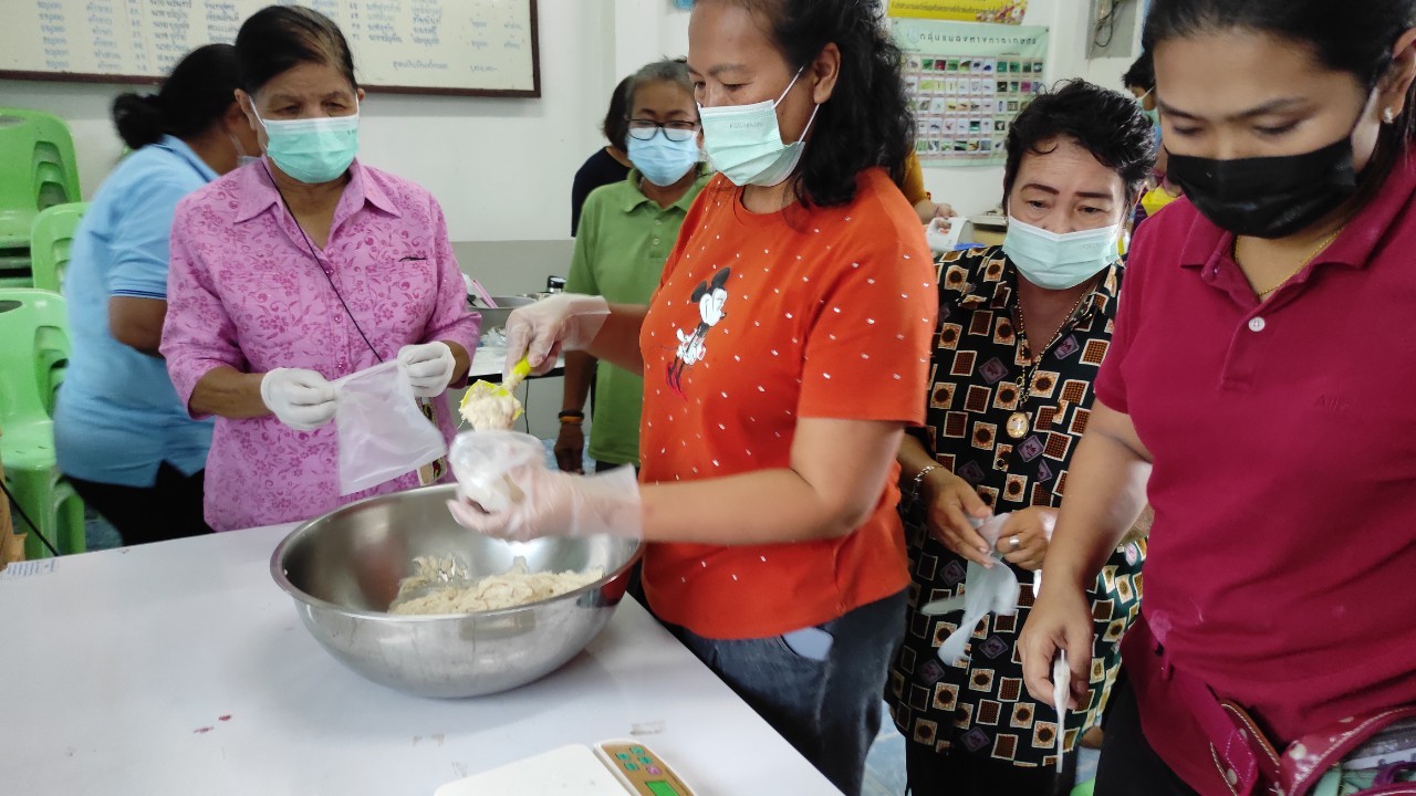 พัฒนาชุมชนจังหวัดฉะเชิงเทรา สนับสนุนการดำเนินโครงการรวมพลังสตรีราชสาส์นเสริมสร้างความมั่นคงทางอาหาร สู้ภัยไวรัสโคโรนา 2019 ระหว่างวันที่ 28 – 29 สิงหาคม 2564