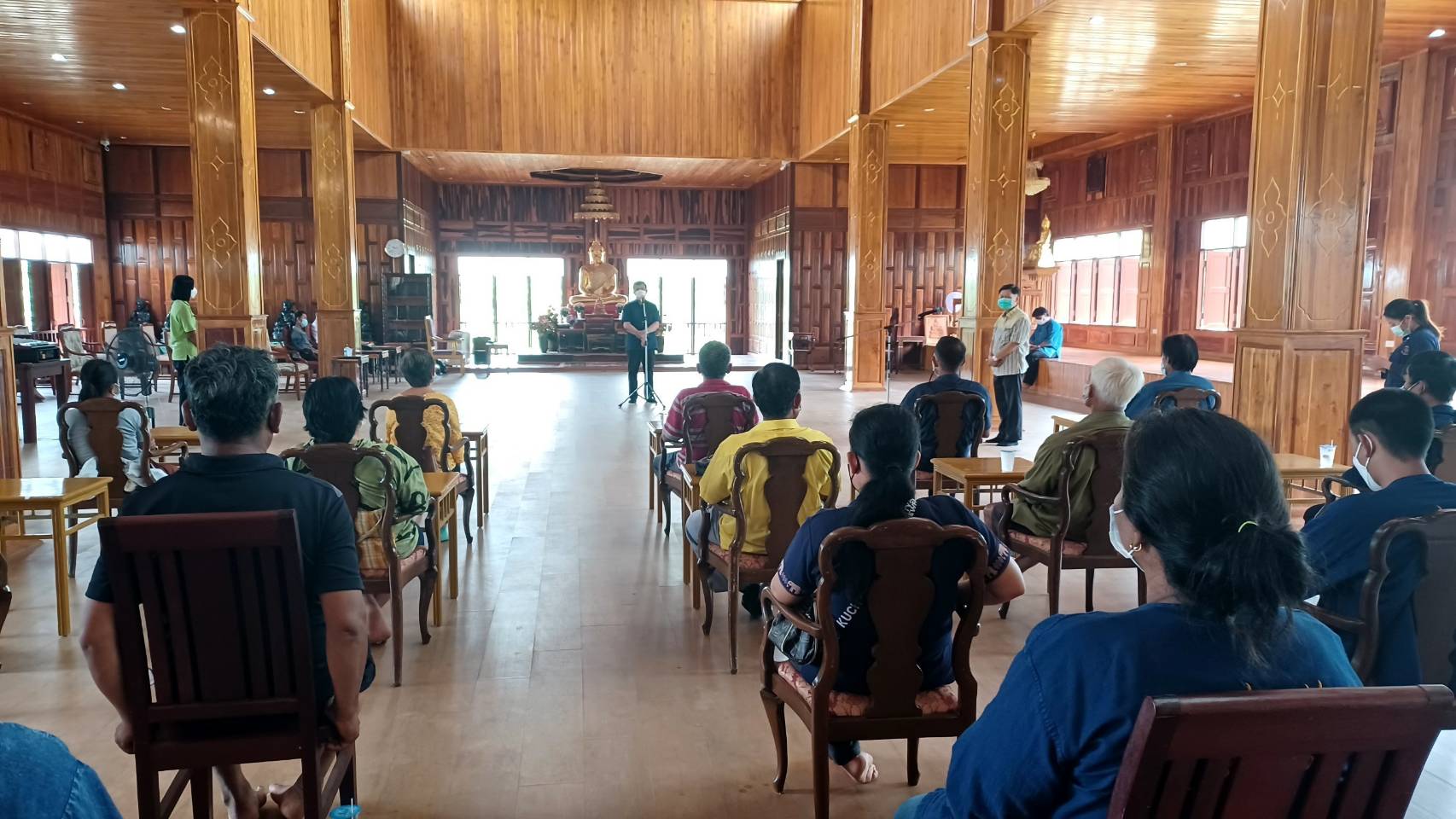 พช. แปดริ้วรวมใจ ร่วมปลูกสมุนไพรต้านภัยโควิด – 19