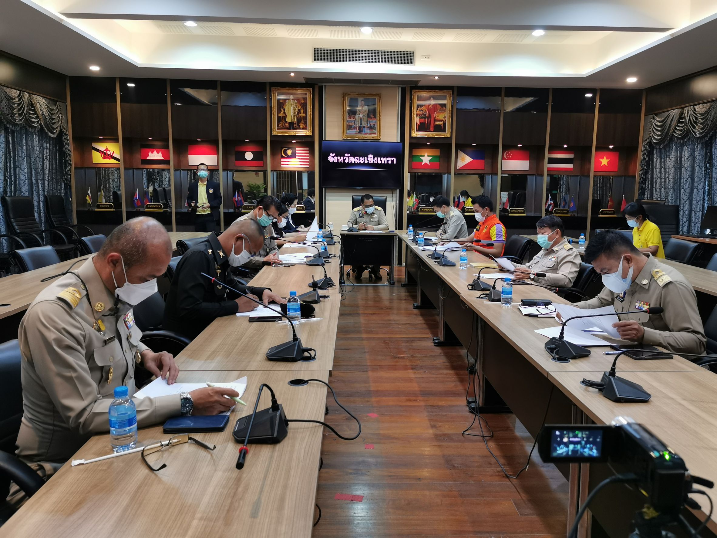 พัฒนาการจังหวัดฉะเชิงเทรา เข้าร่วมประชุมคณะกรรมการประเมินสถานการณ์ในการดำเนินการป้องกันหรือยับยั้งภัยพิบัติจังหวัดฉะเชิงเทรา (กรณีโรคติดเชื้อไวรัสโคโรนา 2019 (COVID – 19) ครั้งที่ 16/2564