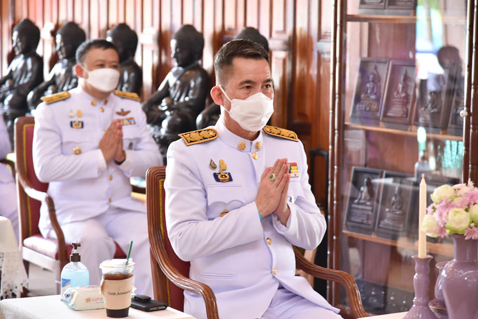 สมเด็จพระกนิษฐาธิราชเจ้า กรมสมเด็จพระเทพรัตนราชสุดาฯ สยามบรมราชกุมารี ทรงพระกรุณาโปรดเกล้าฯ พระราชทานผ้าไตร โครงการเทศน์มหาชาติ ถวายแด่วัดโพน