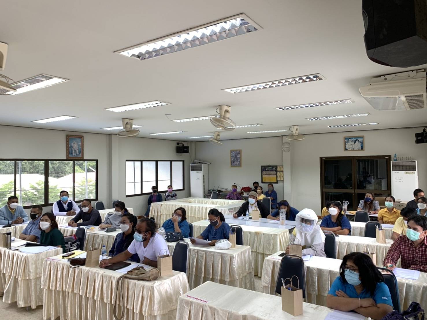 ?พช.ฉะเชิงเทรา ร่วมกับ 7 ภาคีเครือข่าย ระดับตำบลขับเคลื่อนโครงการพัฒนาพื้นที่ต้นแบบการพัฒนาคุณภาพชีวิตตามหลักทฤษฎีใหม่ ประยุกต์สู่ “โคก หนอง นา โมเดล” ?