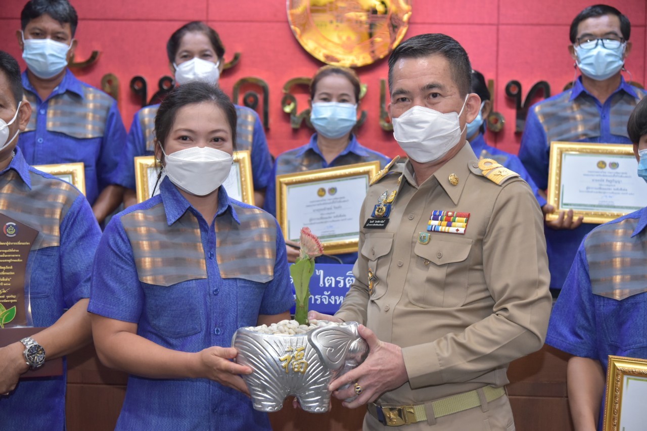 พัฒนาชุมชนจังหวัดฉะเชิงทรา ร่วมประชุมหัวหน้าส่วนราชการจังหวัดฉะเชิงเทรา ครั้งที่ 9/2564