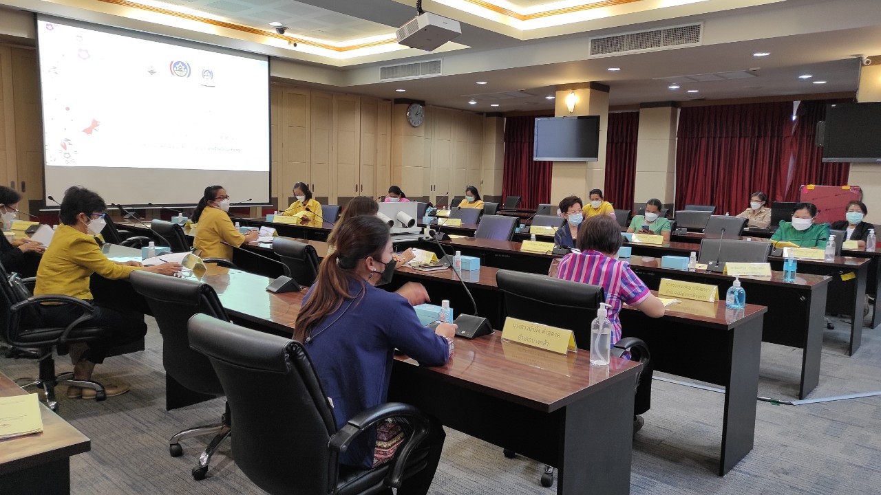 พัฒนาชุมชนจังหวัดฉะเชิงเทรา จัดประชุมผู้แทน กพสอ. เพื่อสรรหาสตรีที่ทำประโยชน์ในด้านการพัฒนาสตรี
