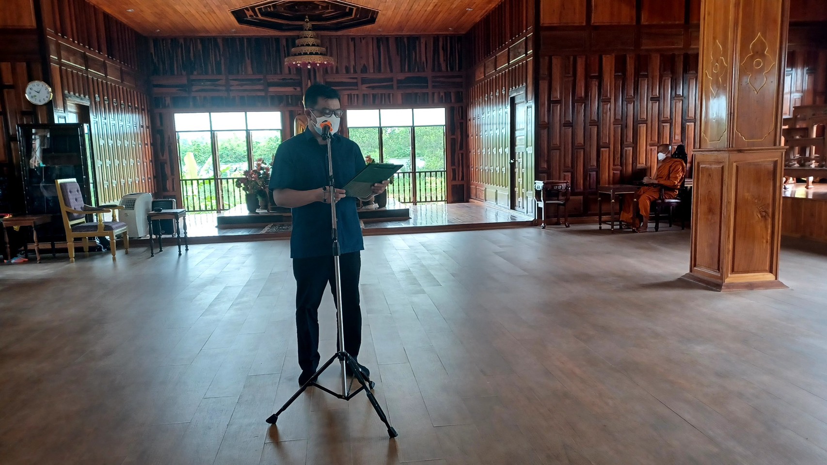 พช. แปดริ้วรวมใจ ร่วมปลูกสมุนไพรต้านภัยโควิด – 19