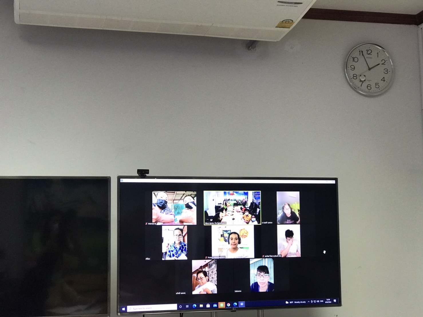 พช. ฉะเชิงเทรา ประชุมคณะทำงานขับเคลื่อนกองทุนพัฒนาบทบาทสตรี ครั้งที่ 8/2564 ผ่านระบบ Zoom Cloud Meetings