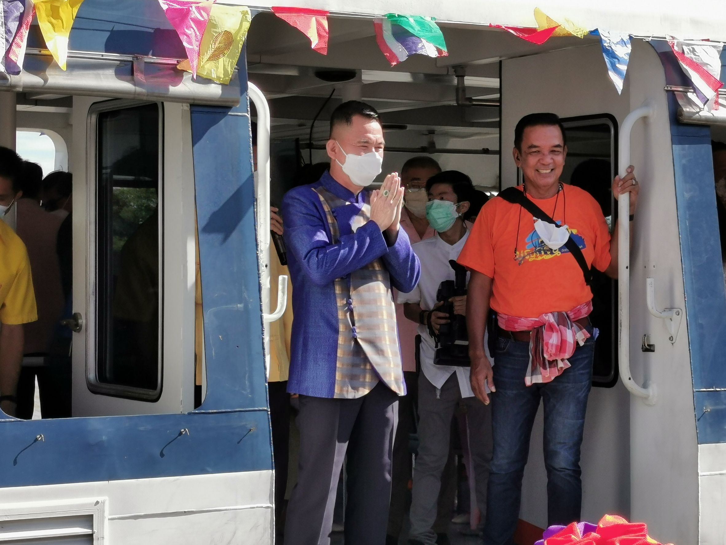 ปลัดกระทรวงมหาดไทย นำคณะร่วมเป็นเจ้าภาพงานทอดกฐินสามัคคี ณ วัดไชยภูมิธาราม (ท่าอิฐ)