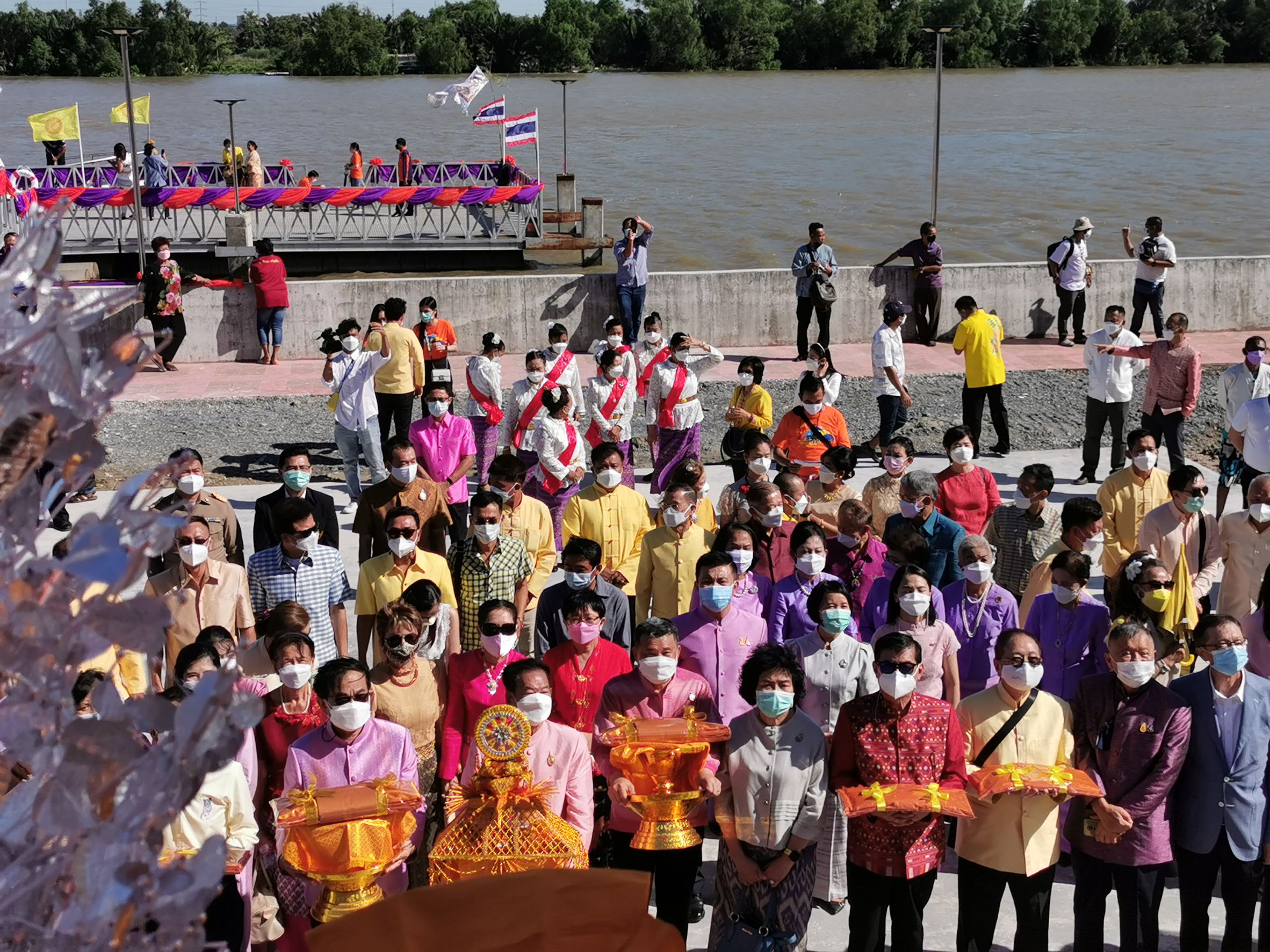 ปลัดกระทรวงมหาดไทย นำคณะร่วมเป็นเจ้าภาพงานทอดกฐินสามัคคี ณ วัดไชยภูมิธาราม (ท่าอิฐ)