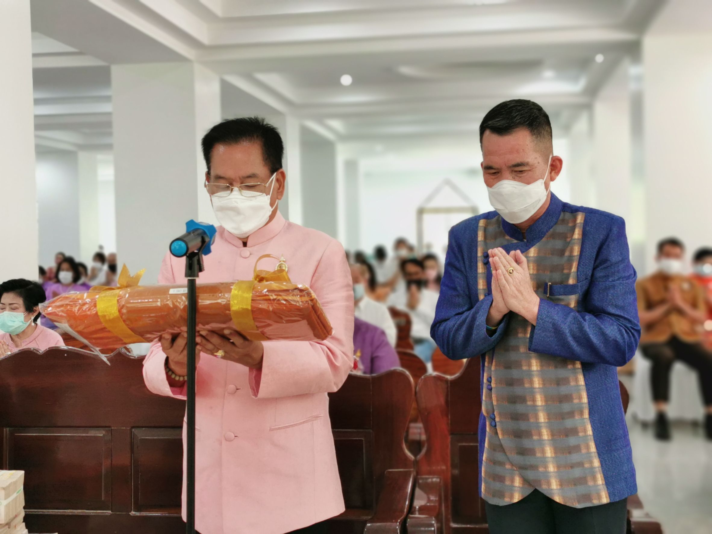 ผู้ว่าราชการจังหวัดฉะเชิงเทราร่วมถวายองค์ผ้ากฐิน ณ วัดไชยภูมิธาราม (ท่าอิฐ)