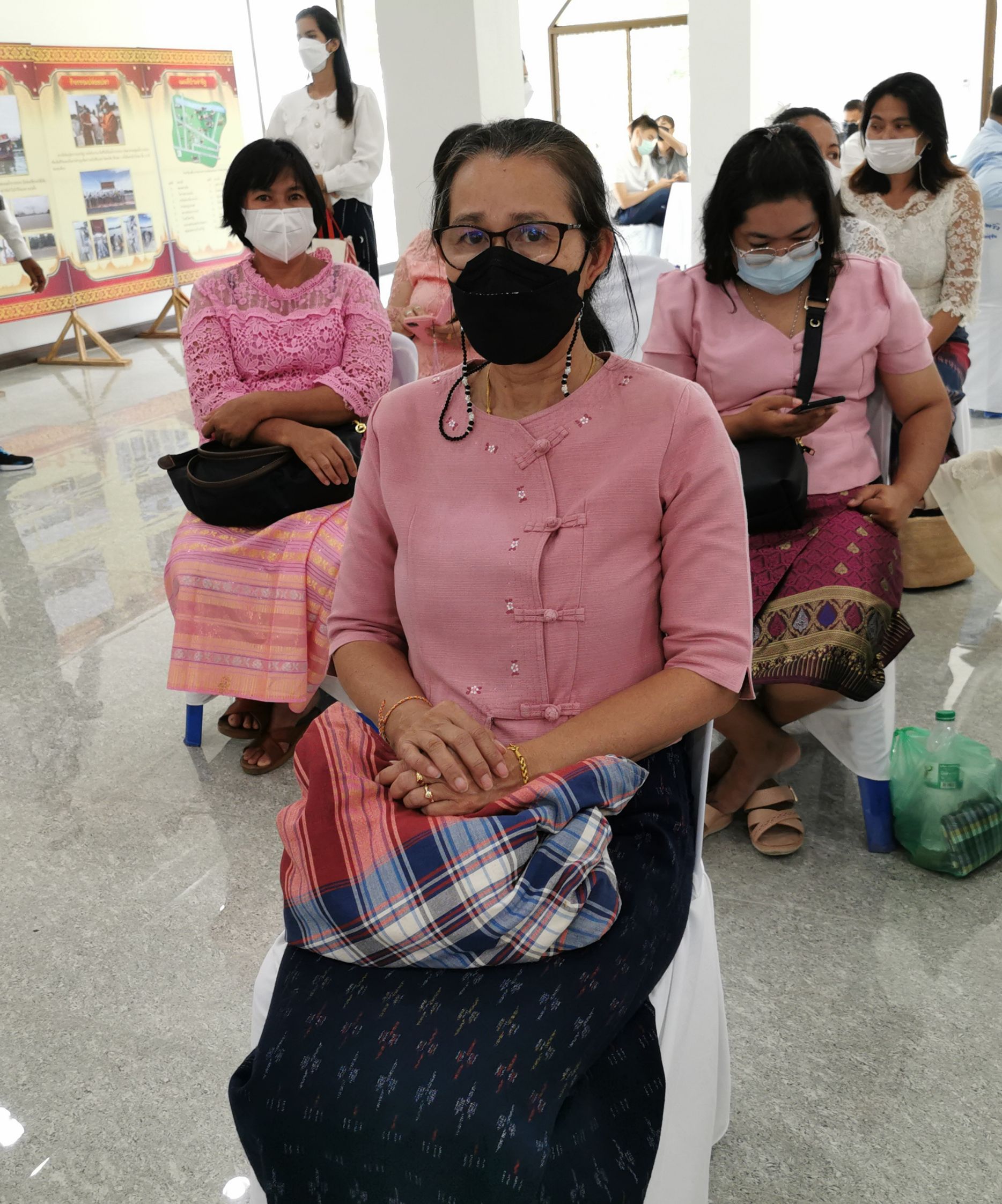 ผู้ว่าราชการจังหวัดฉะเชิงเทราร่วมถวายองค์ผ้ากฐิน ณ วัดไชยภูมิธาราม (ท่าอิฐ)