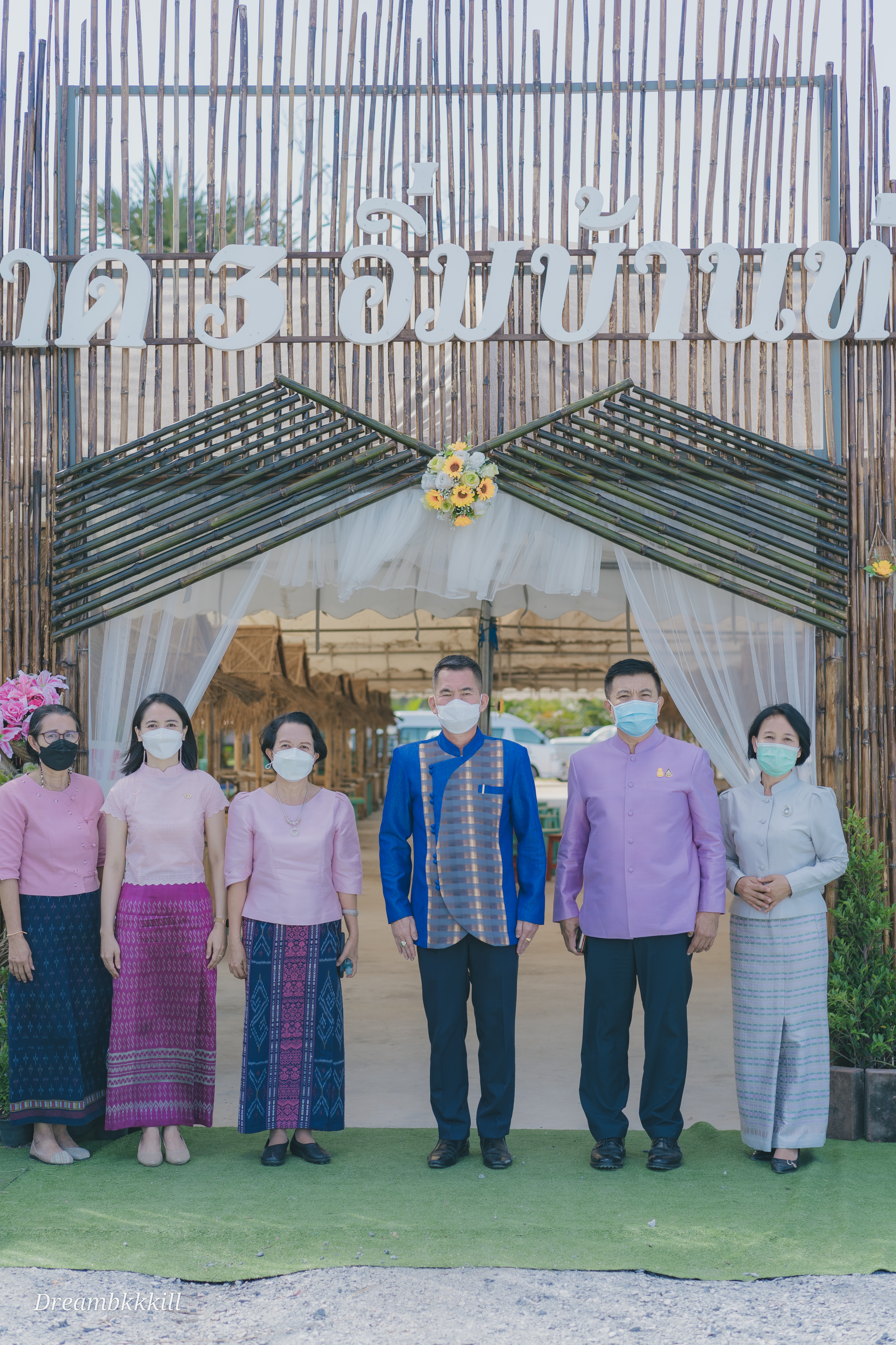 พัฒนาชุมชนจังหวัดฉะเชิงเทรา พา ชม ชิม ช็อป ตลาดนัด คนไทยยิ้มได้ (ตลาด 3 อิ่ม ) ณ วัดไชยภูมิธาราม (ท่าอิฐ)